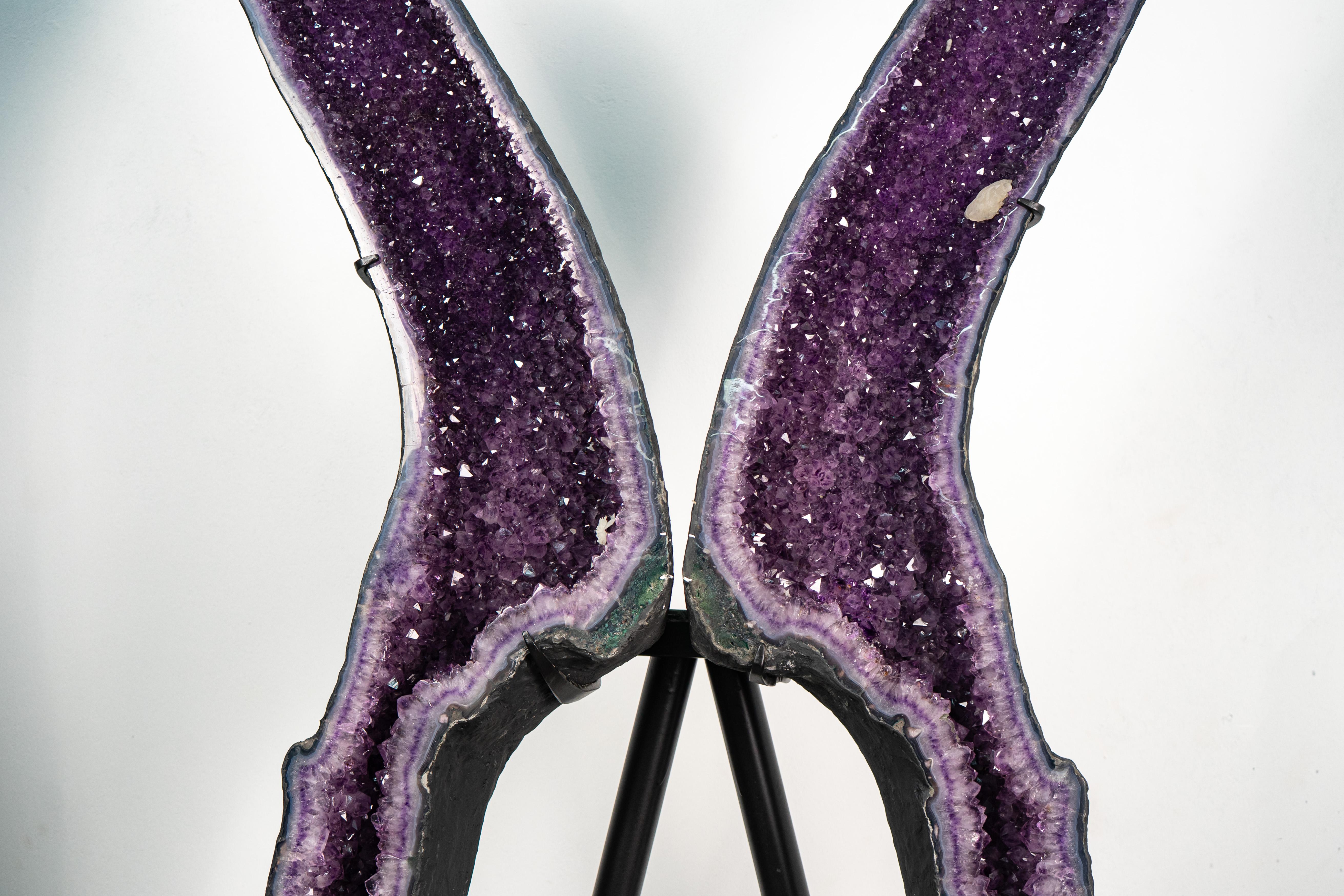 Sculptural 6.5 Ft Tall Amethyst Geode Wings Neuf - En vente à Ametista Do Sul, BR