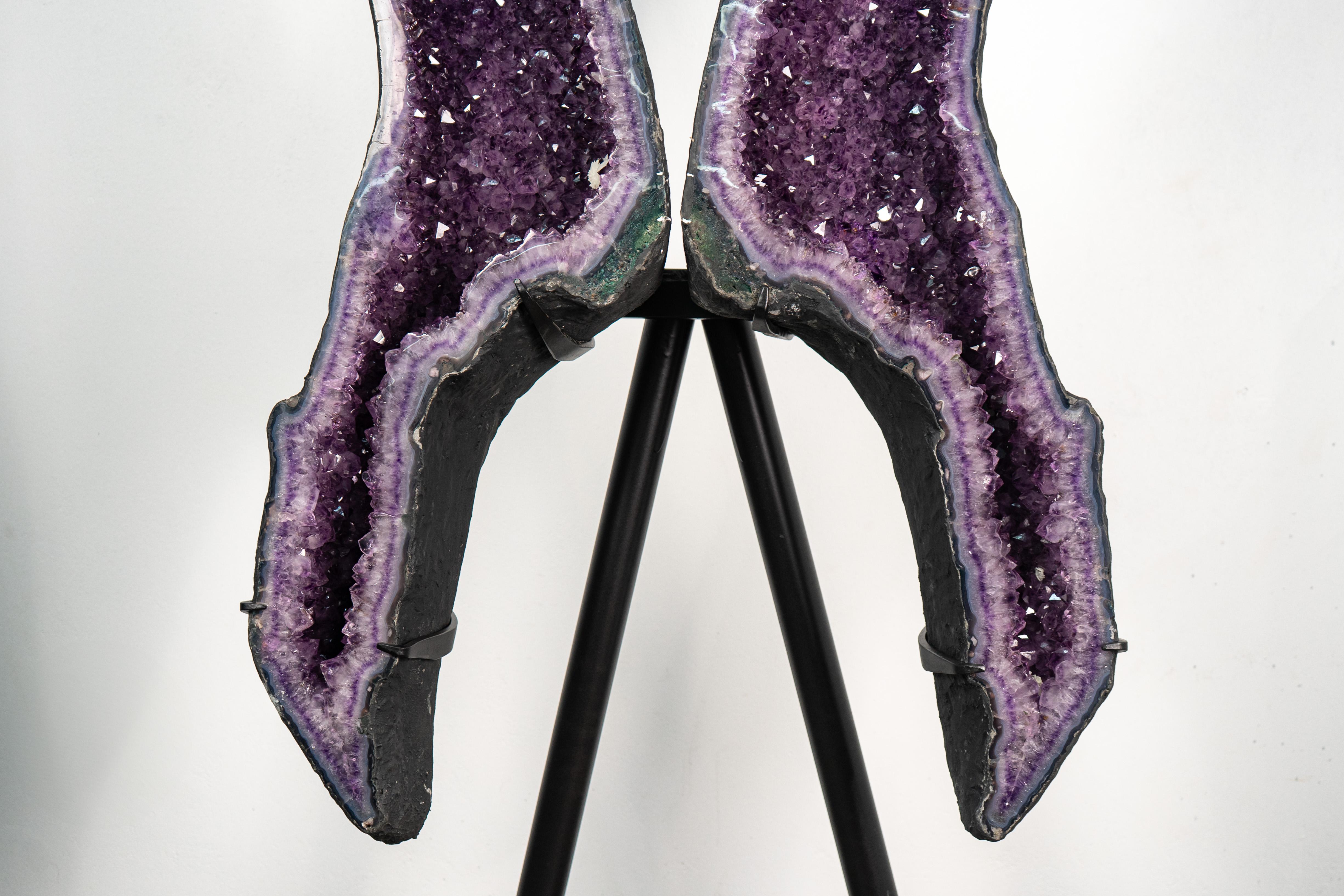 XXIe siècle et contemporain Sculptural 6.5 Ft Tall Amethyst Geode Wings en vente