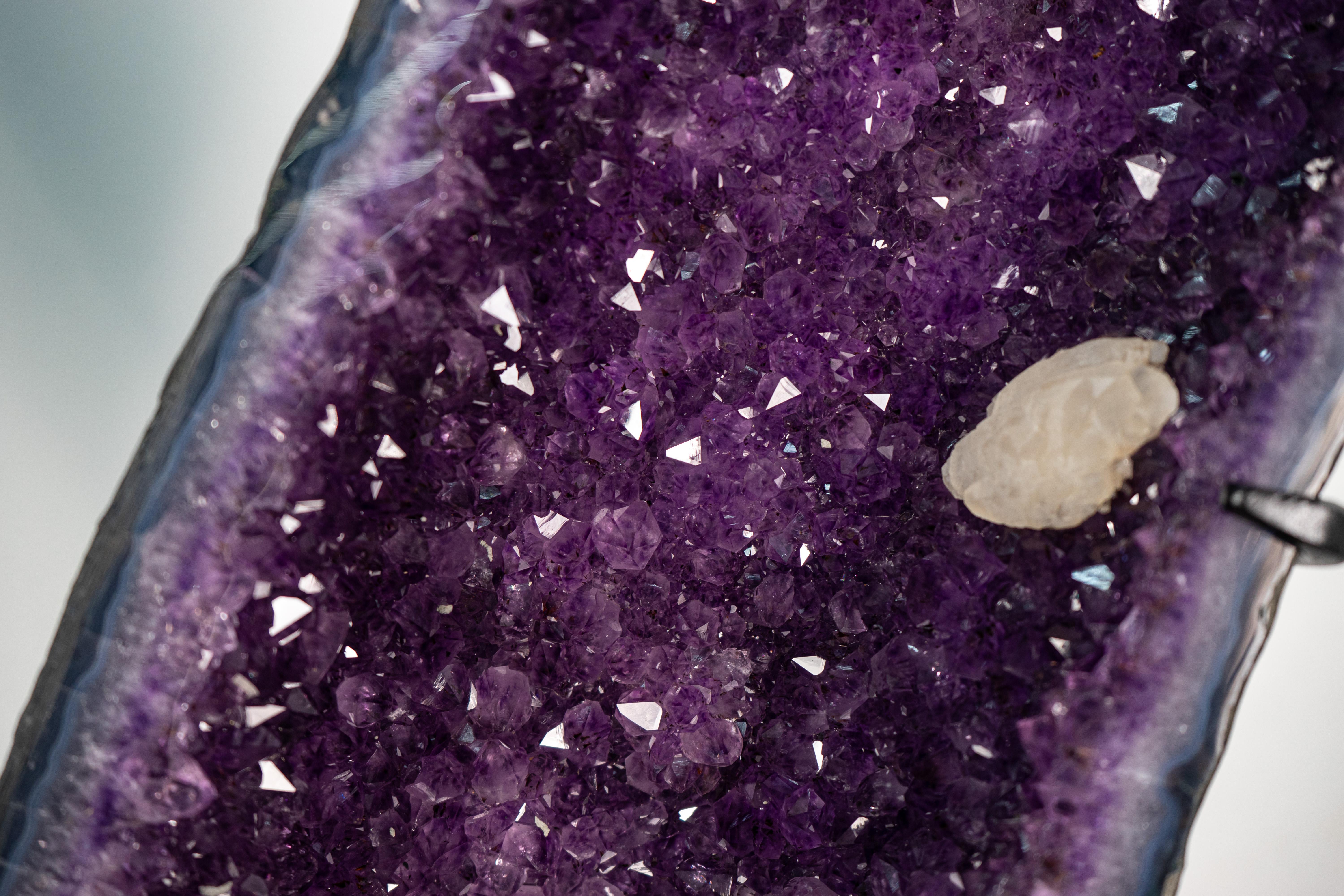 Cristal Sculptural 6.5 Ft Tall Amethyst Geode Wings en vente