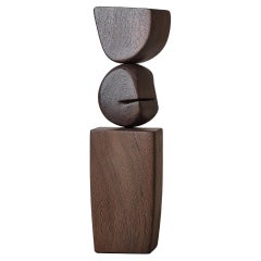 Sculptural Accent Lull No39 – NONO’s Wooden Totem for Artistic Spaces