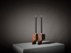 Portacandele scultoreo Acer R:2 - Noce massiccio - di Mokko