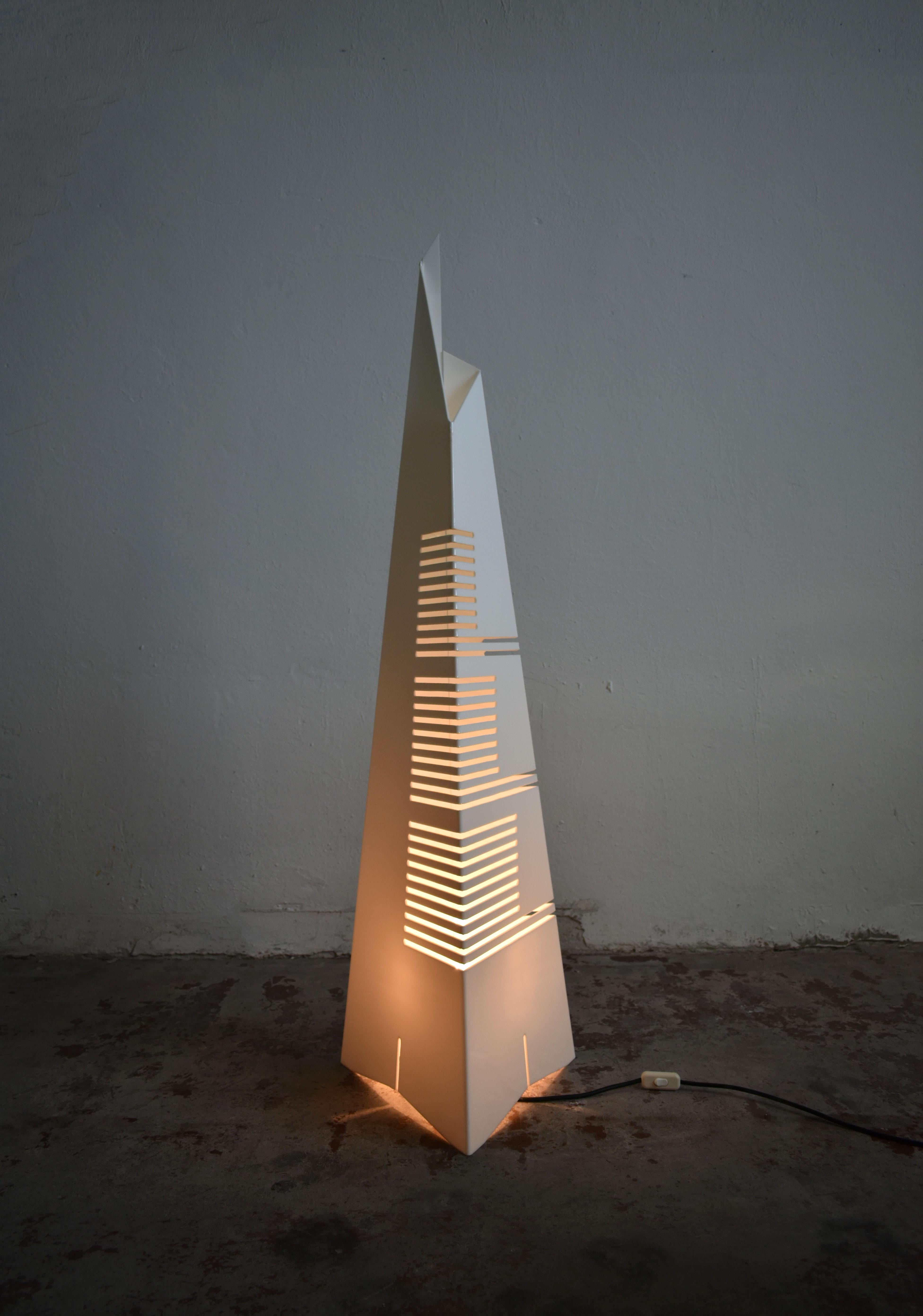 Sculptural Acrylic 'Il Personaggi' Floor Lamp by Enrico Tronconi, Italy, 1970s 3