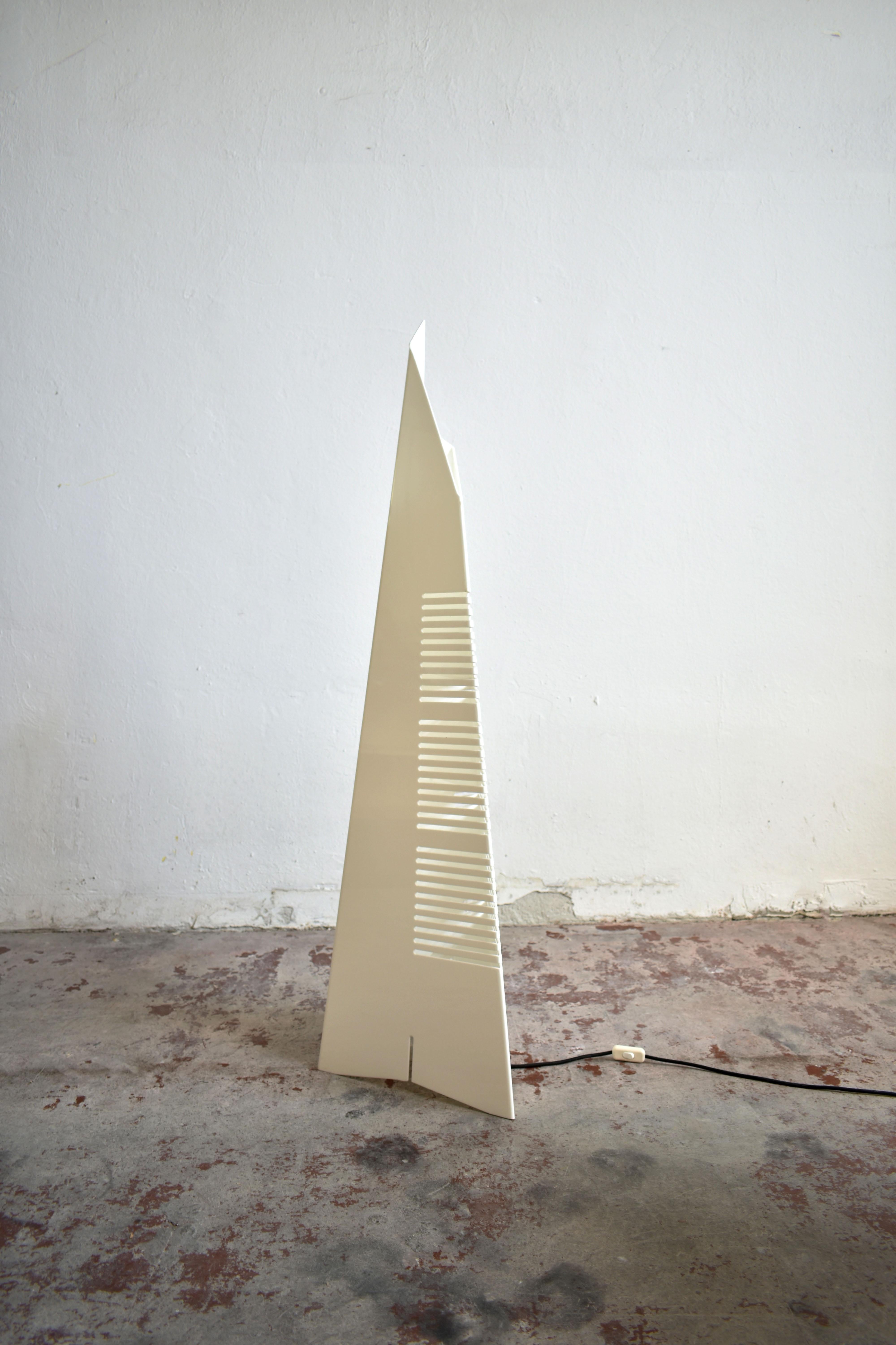 Sculptural Acrylic 'Il Personaggi' Floor Lamp by Enrico Tronconi, Italy, 1970s 1