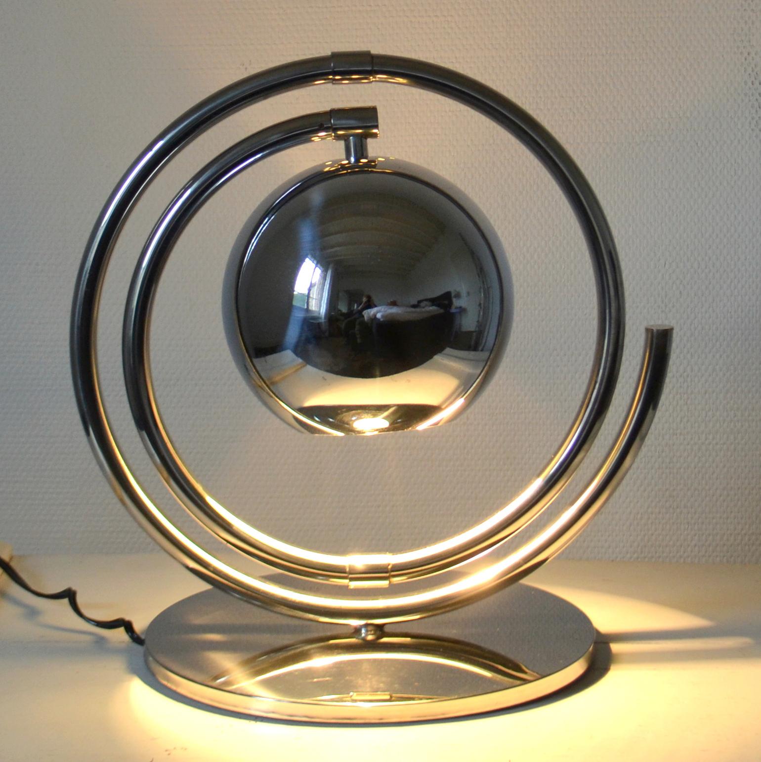 Mid-Century Modern Sculptural Adjustable Chrome Floor Lamp Italy 1960's For Sale