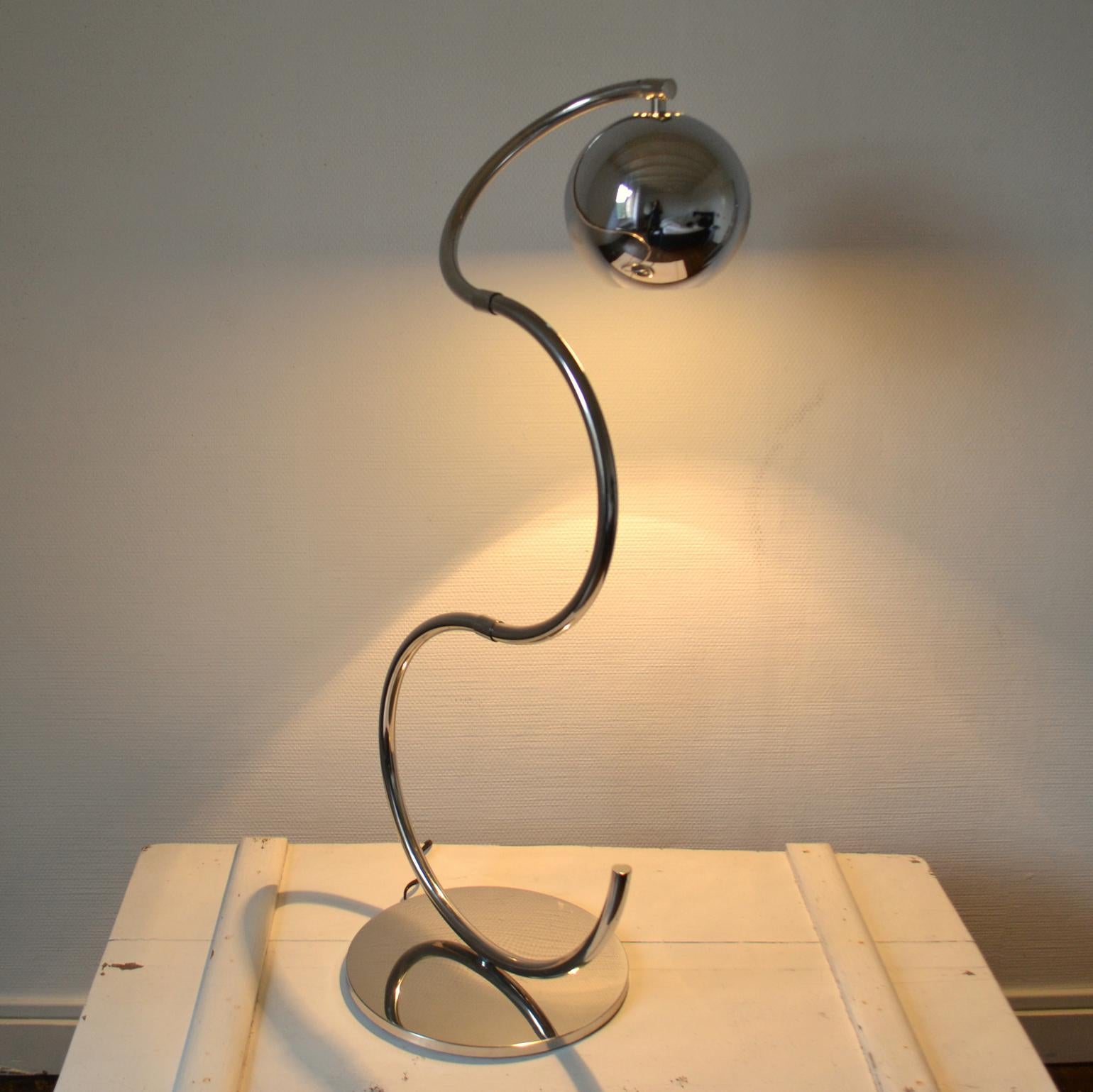 Sculptural Adjustable Chrome Floor Lamp Italy 1960's In Excellent Condition For Sale In London, GB