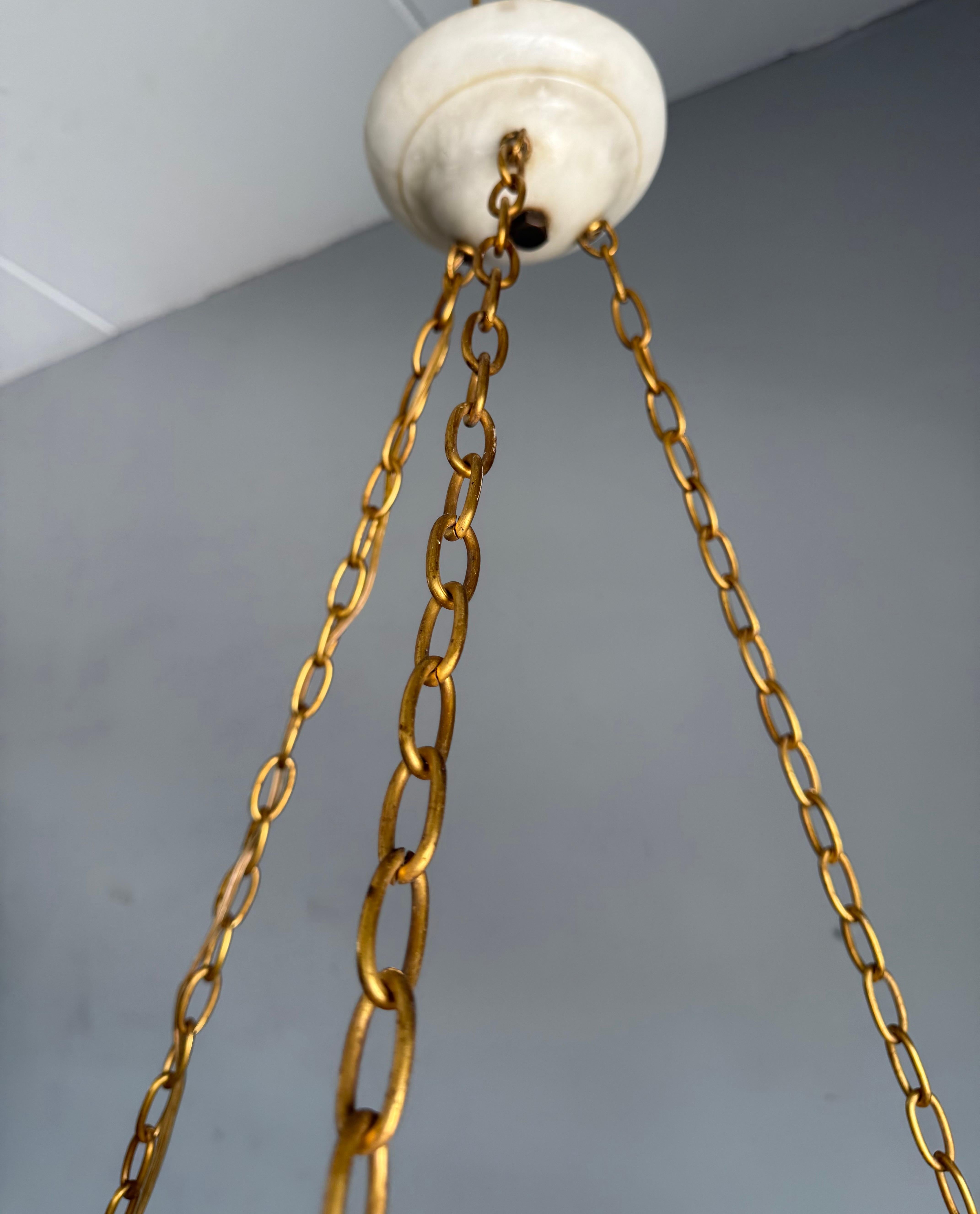 Lampada a sospensione scultorea in alabastro Art Deco con ghirlanda di rose intagliate, circa 1920 in vendita 11