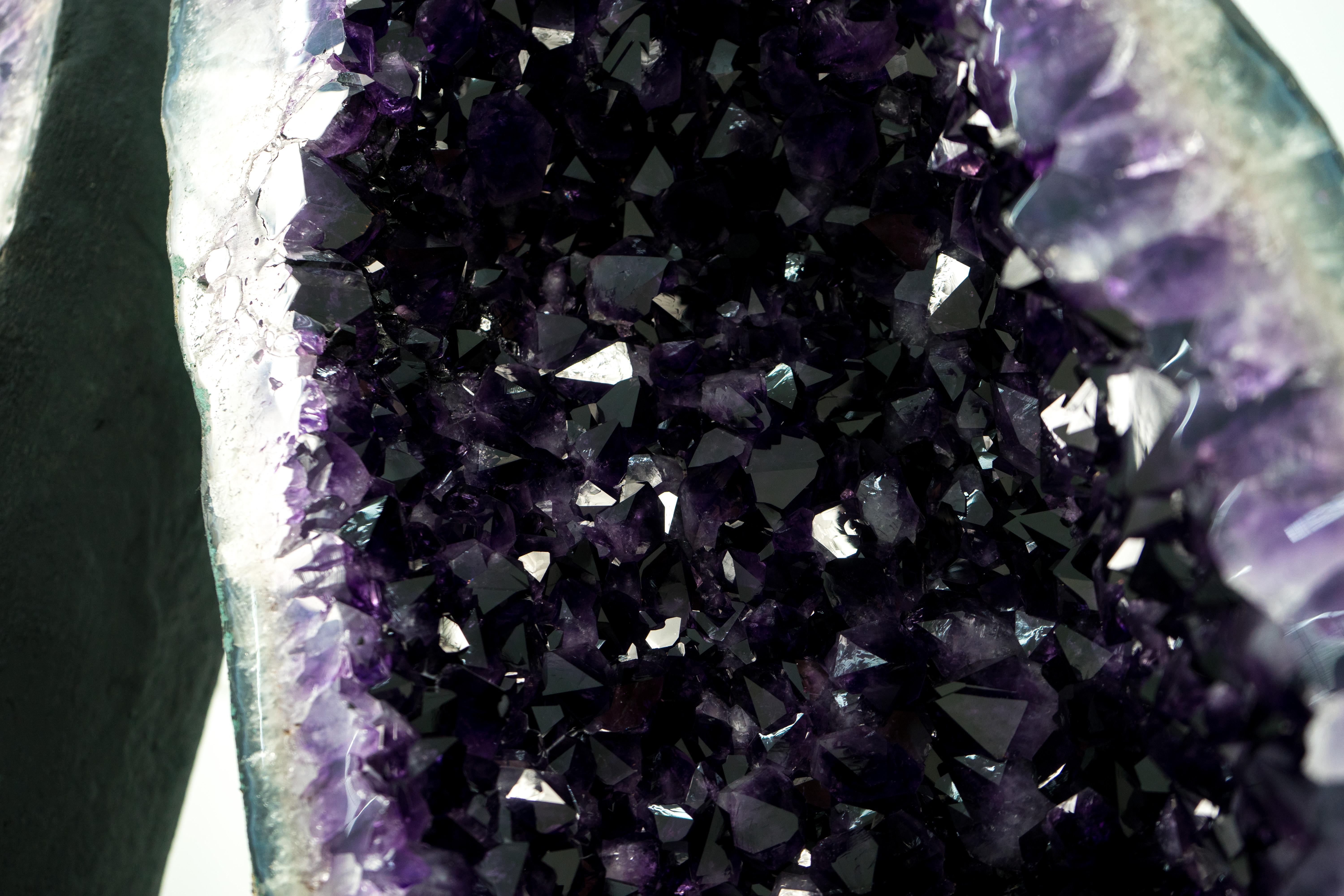 Geodas Catedral de Amatista Escultóricas con Grandes Cristales de Gelatina de Uva AAA en venta 6