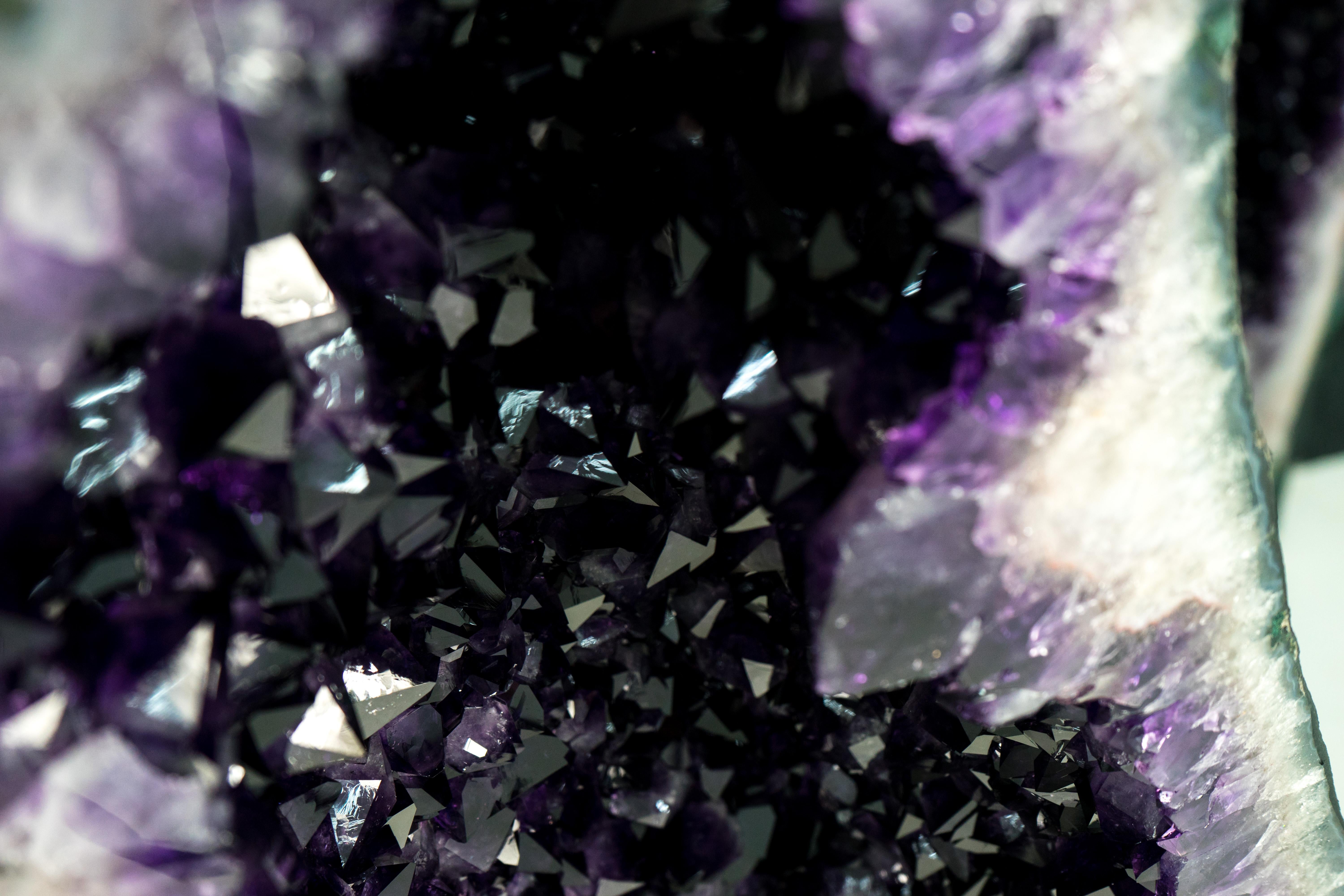 Geodas Catedral de Amatista Escultóricas con Grandes Cristales de Gelatina de Uva AAA en venta 9