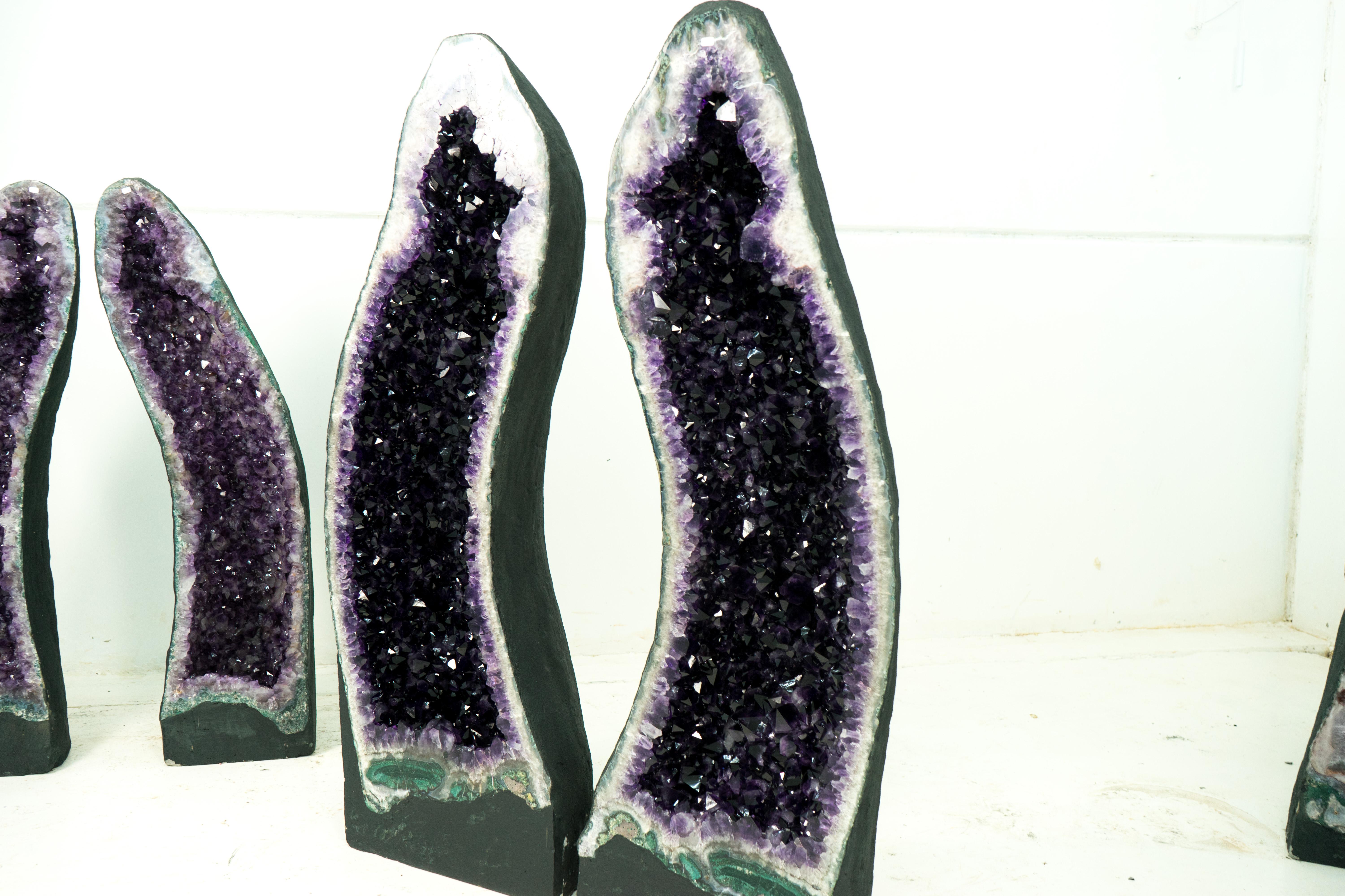 Geodas Catedral de Amatista Escultóricas con Grandes Cristales de Gelatina de Uva AAA Brasileño en venta
