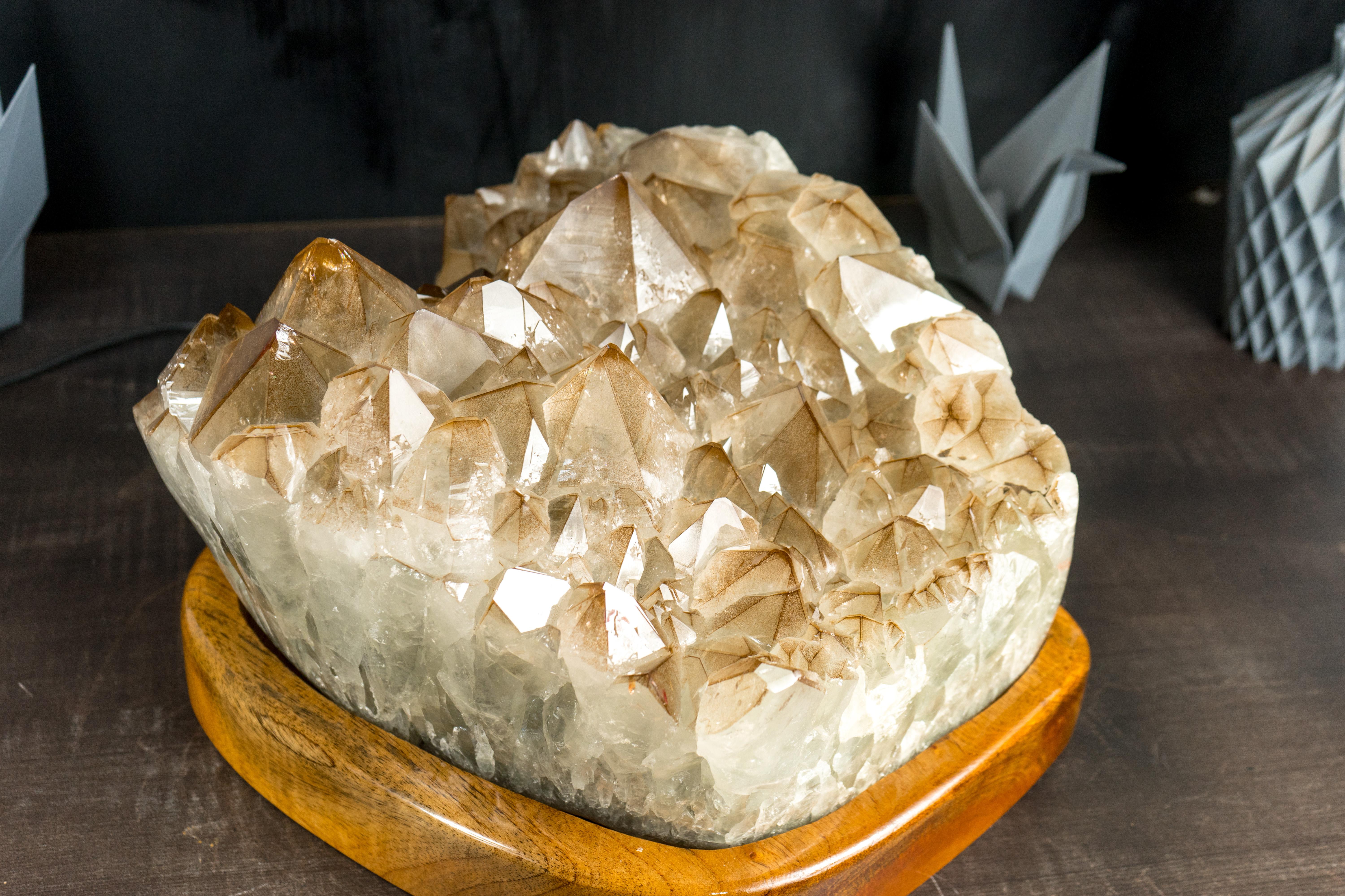 Lámpara de sobremesa escultural de cristal de amatista Hecha a medida con una amatista de clase mundial en venta 4