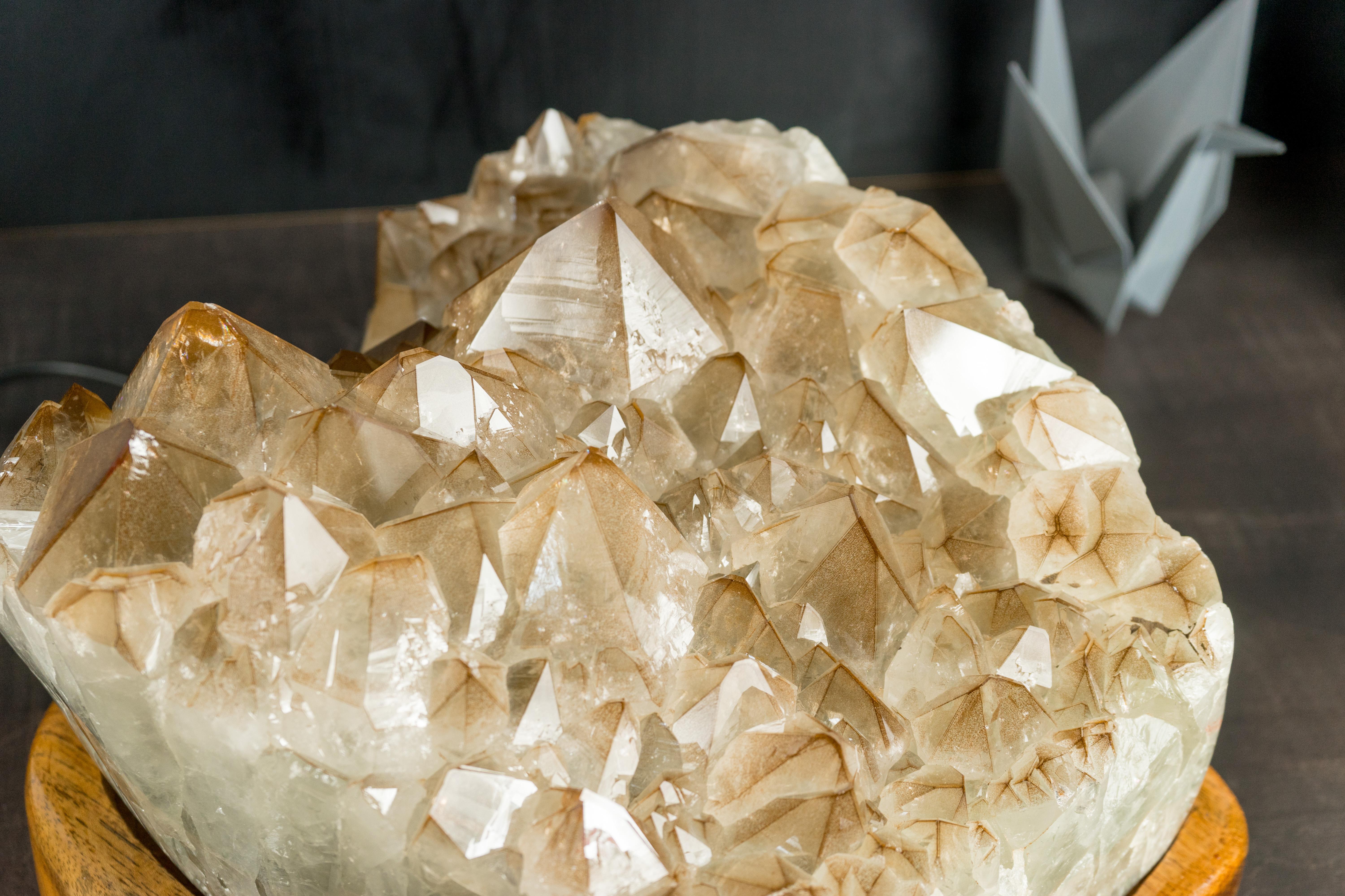 Lámpara de sobremesa escultural de cristal de amatista Hecha a medida con una amatista de clase mundial en venta 5