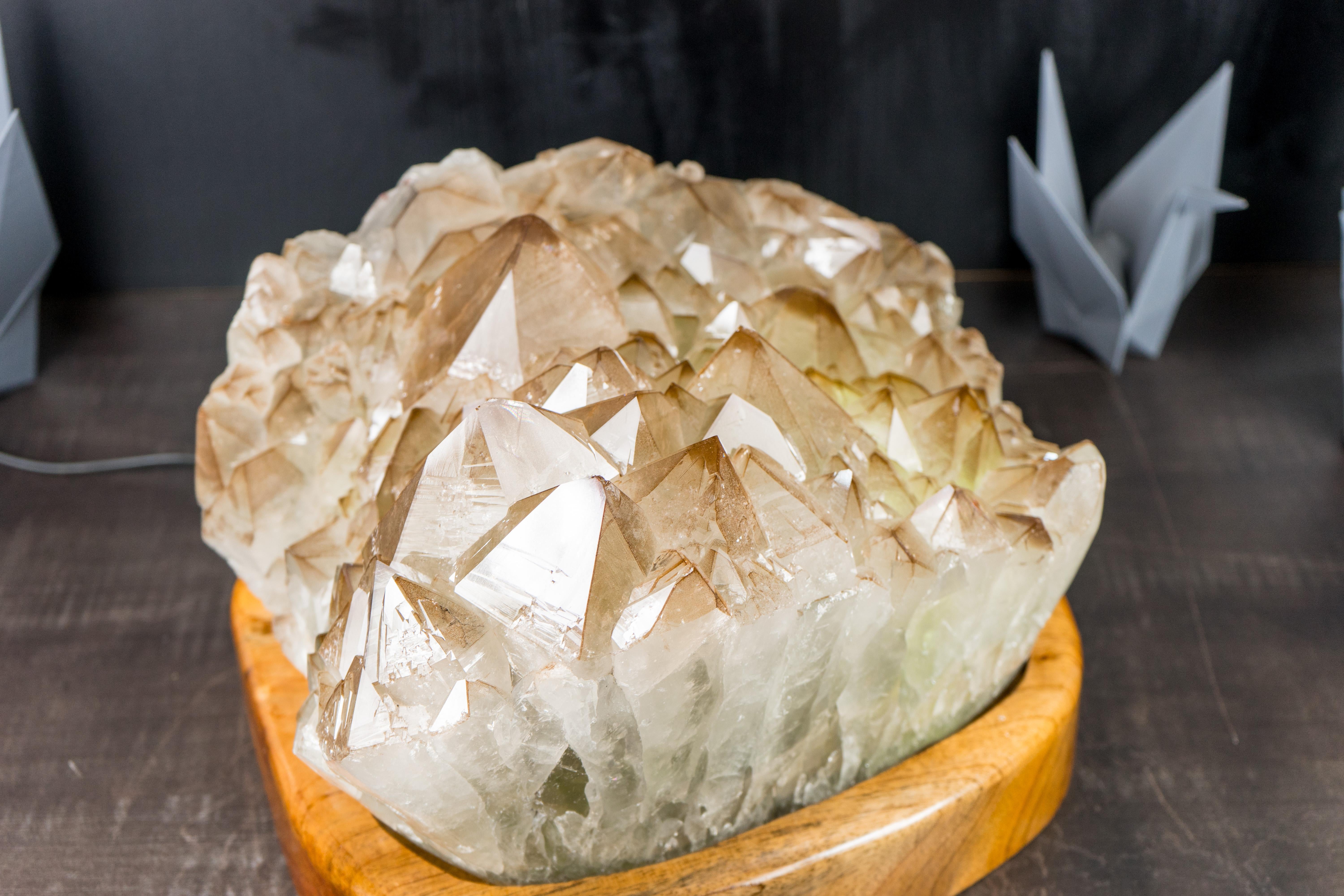 Lámpara de sobremesa escultural de cristal de amatista Hecha a medida con una amatista de clase mundial en venta 9