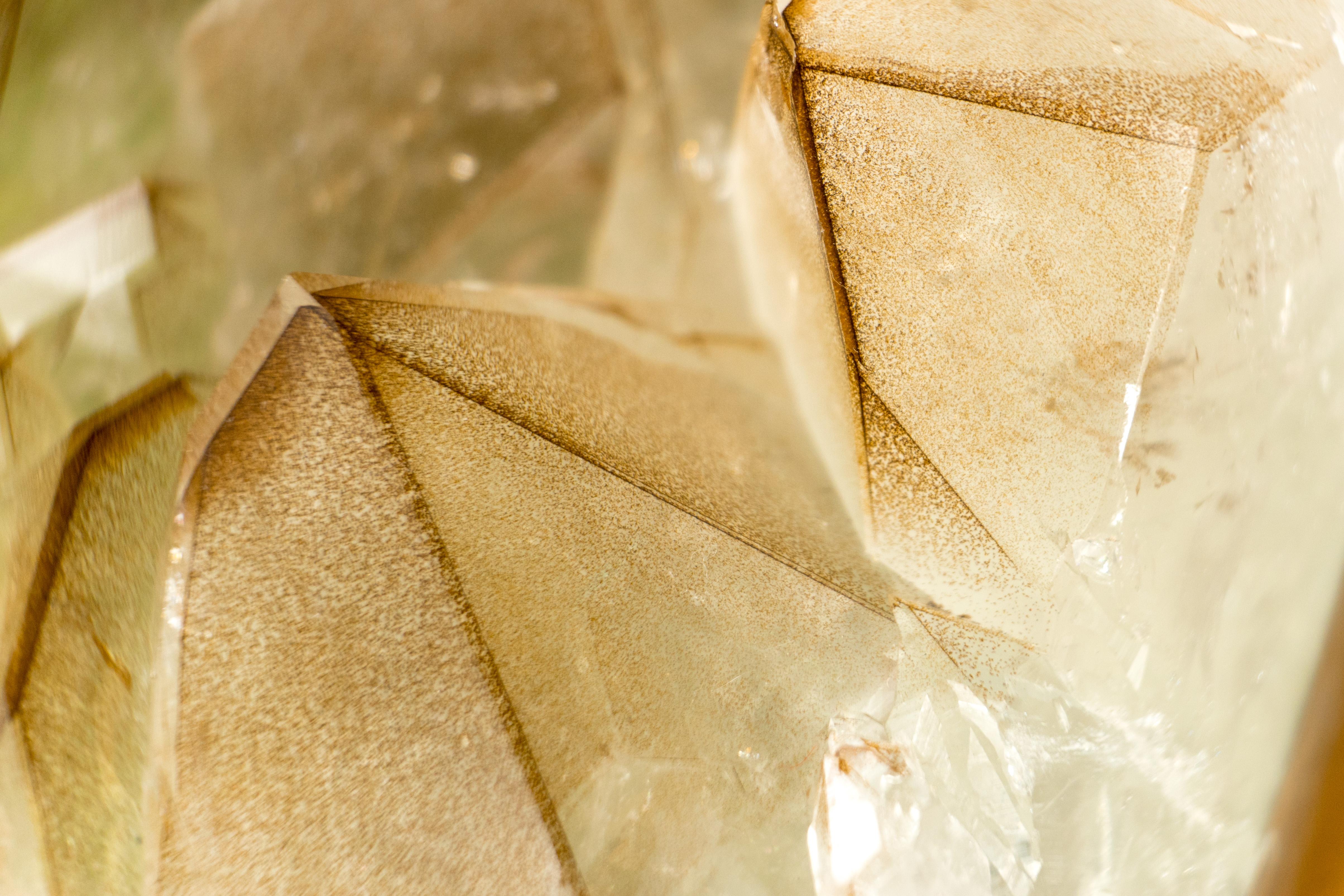 Lámpara de sobremesa escultural de cristal de amatista Hecha a medida con una amatista de clase mundial Brasileño en venta