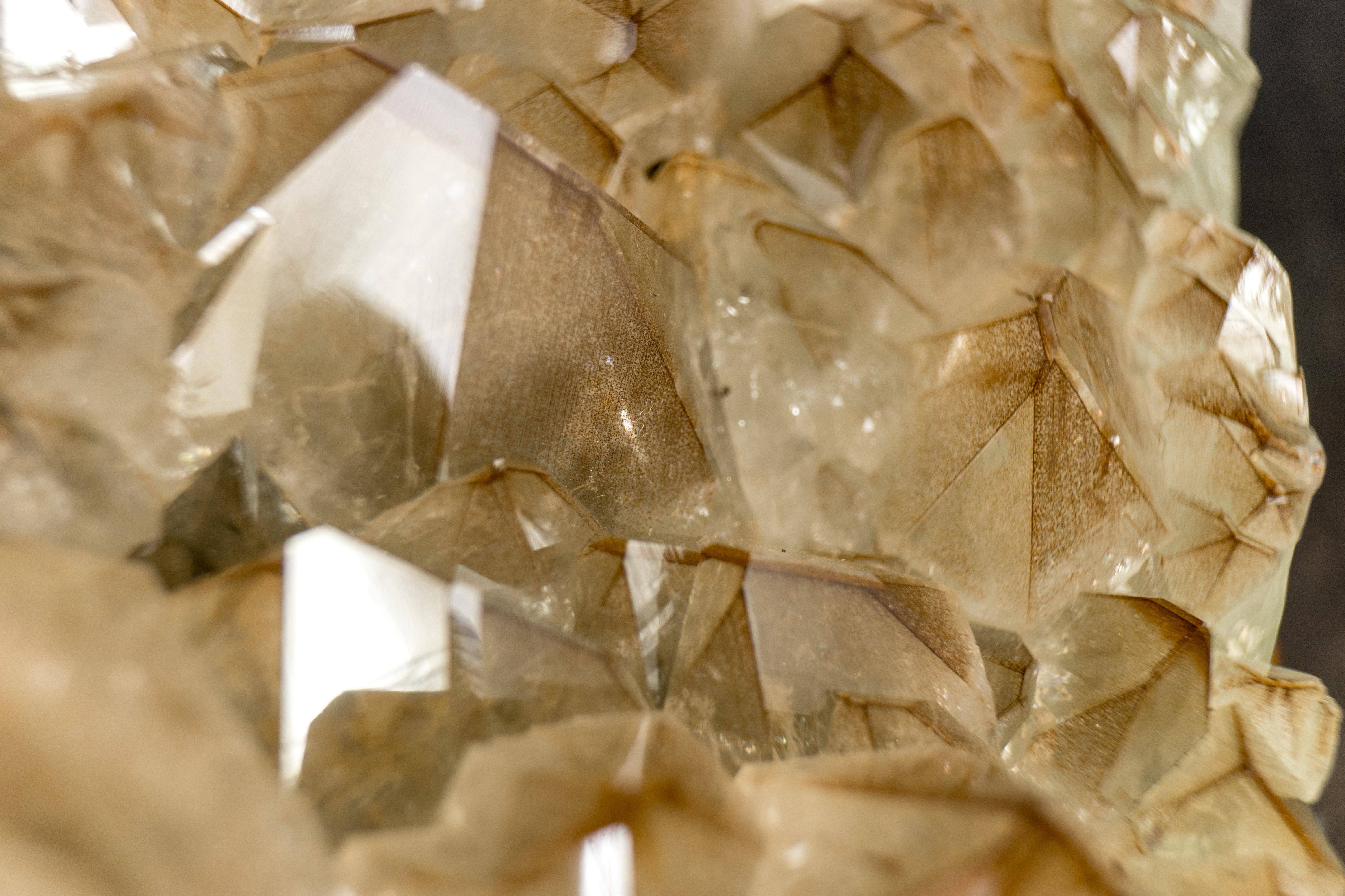 Lámpara de sobremesa escultural de cristal de amatista Hecha a medida con una amatista de clase mundial Ágata en venta