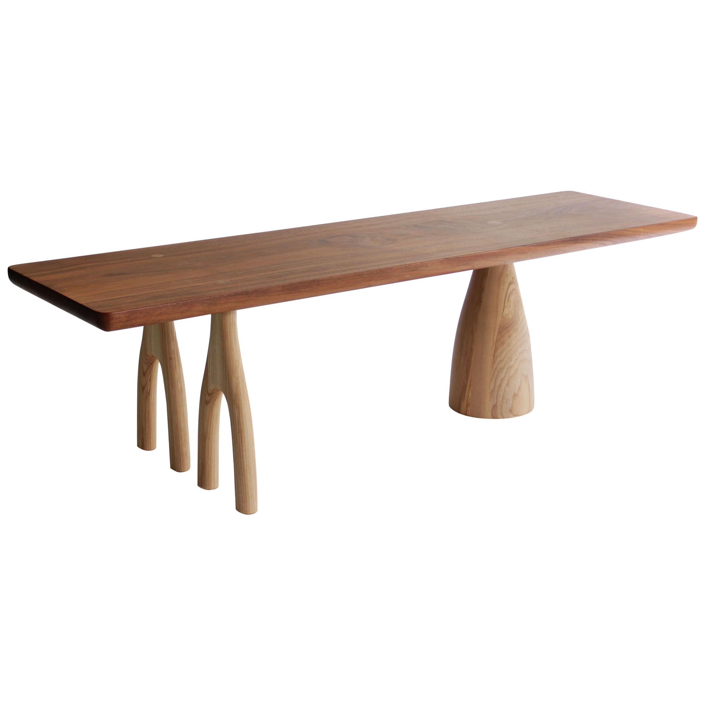 Table basse Mezcal asymétrique rectangulaire en noyer et frêne de SinCa Design en vente