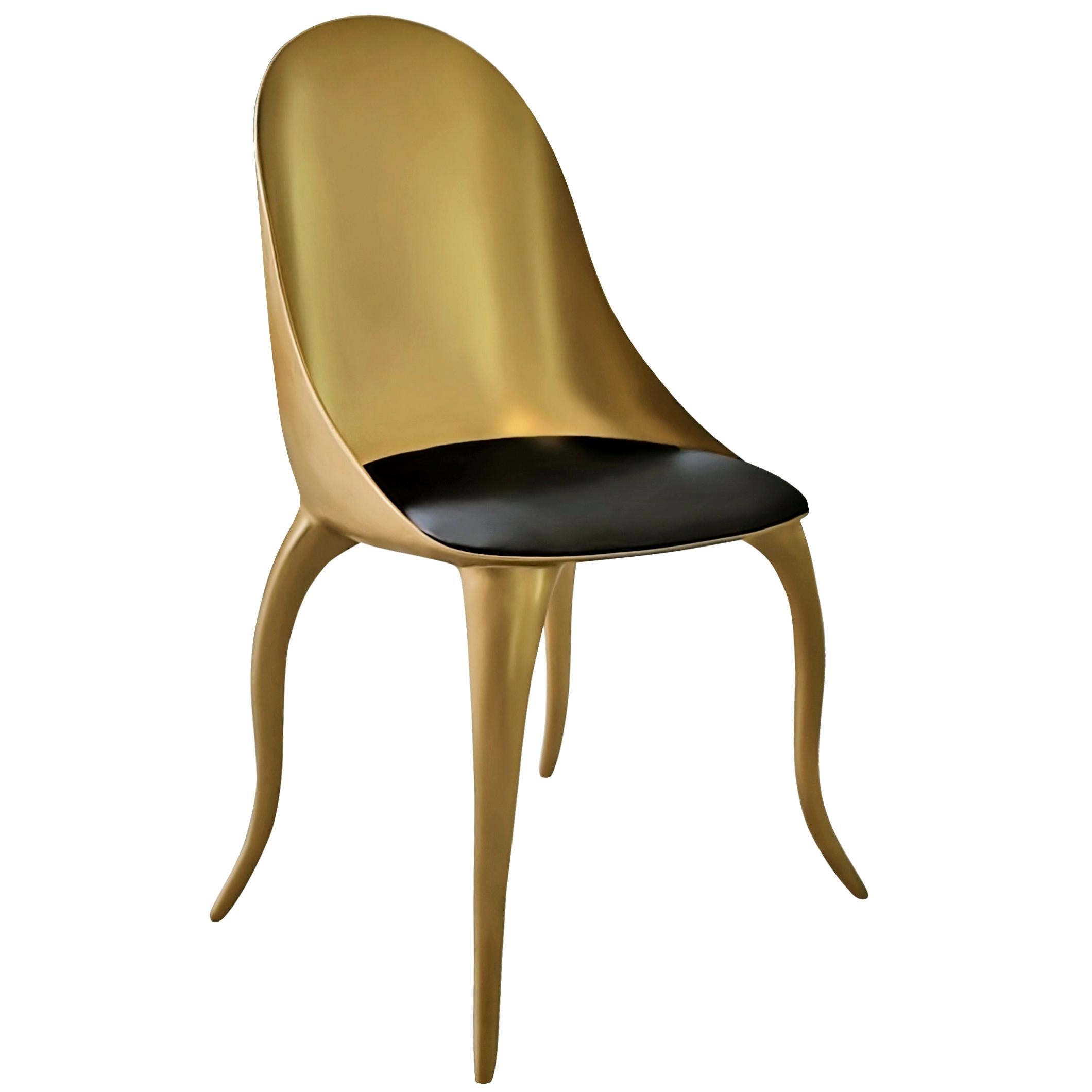 Chaise de salle à manger et de salon sculpturale et luxueuse "Star" Futuriste en doré organique