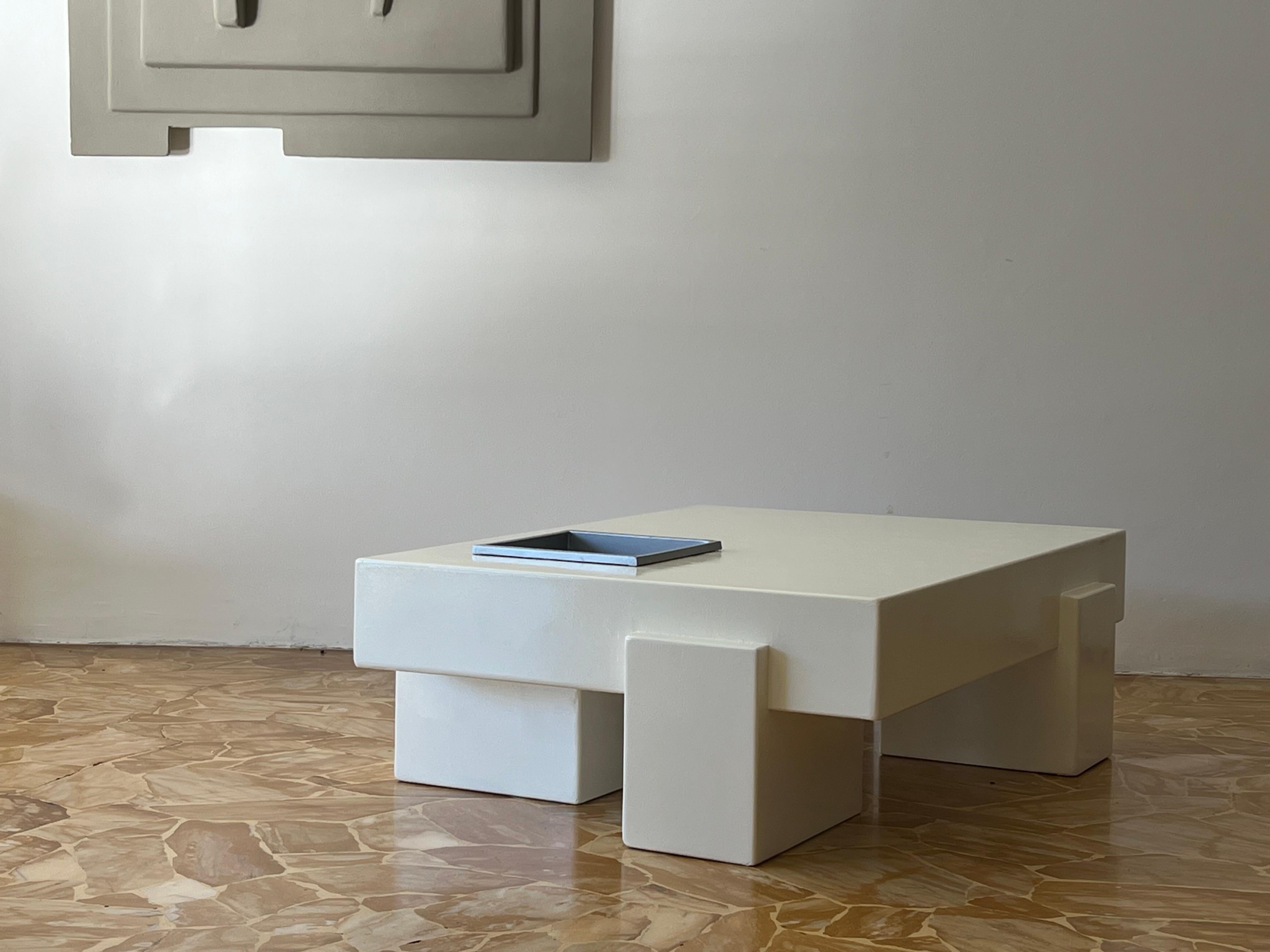 Rare table basse brutaliste sculpturale de l'architecte Eugenio Mondellini en vente 7