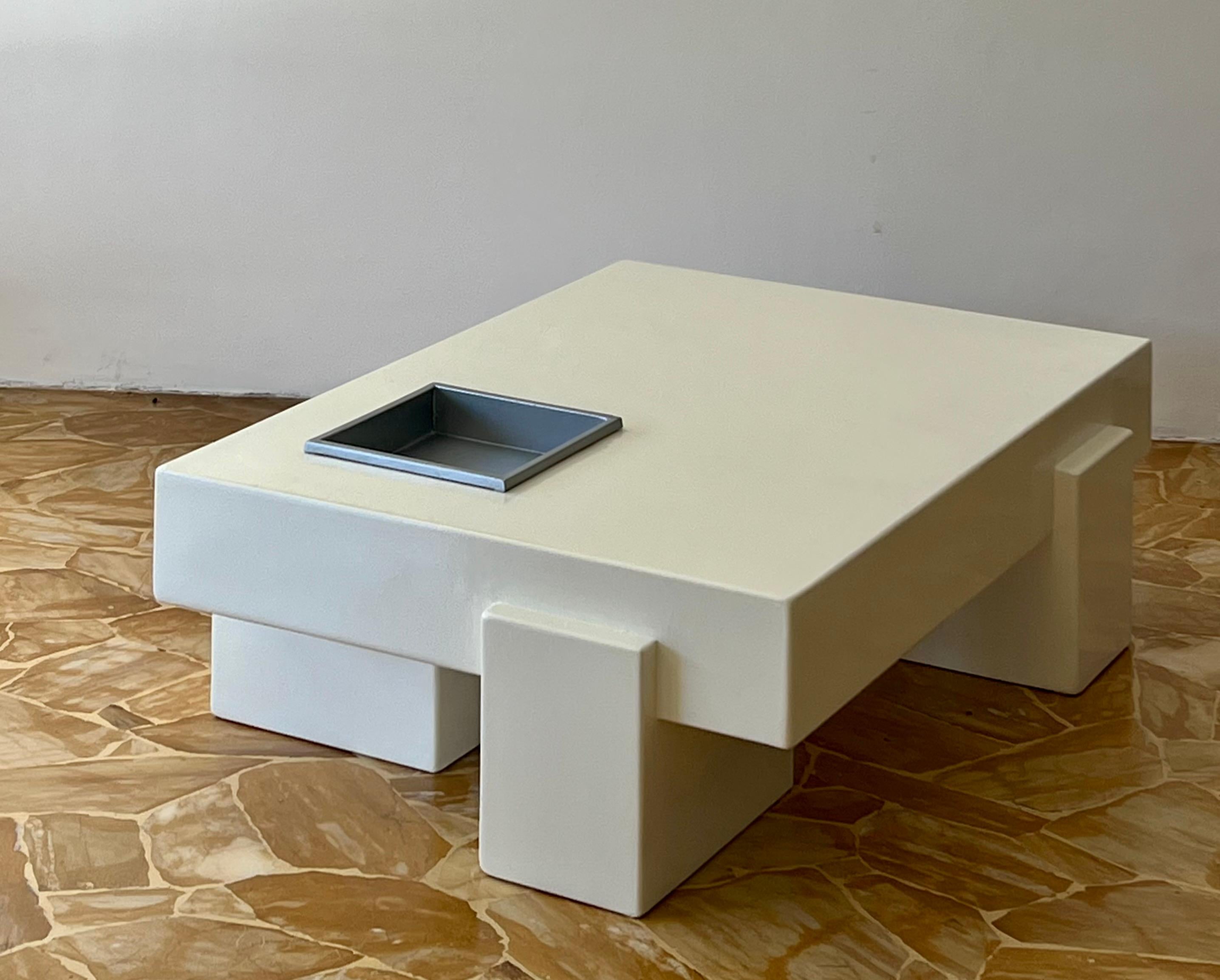 Rare table basse brutaliste sculpturale de l'architecte Eugenio Mondellini en vente 9