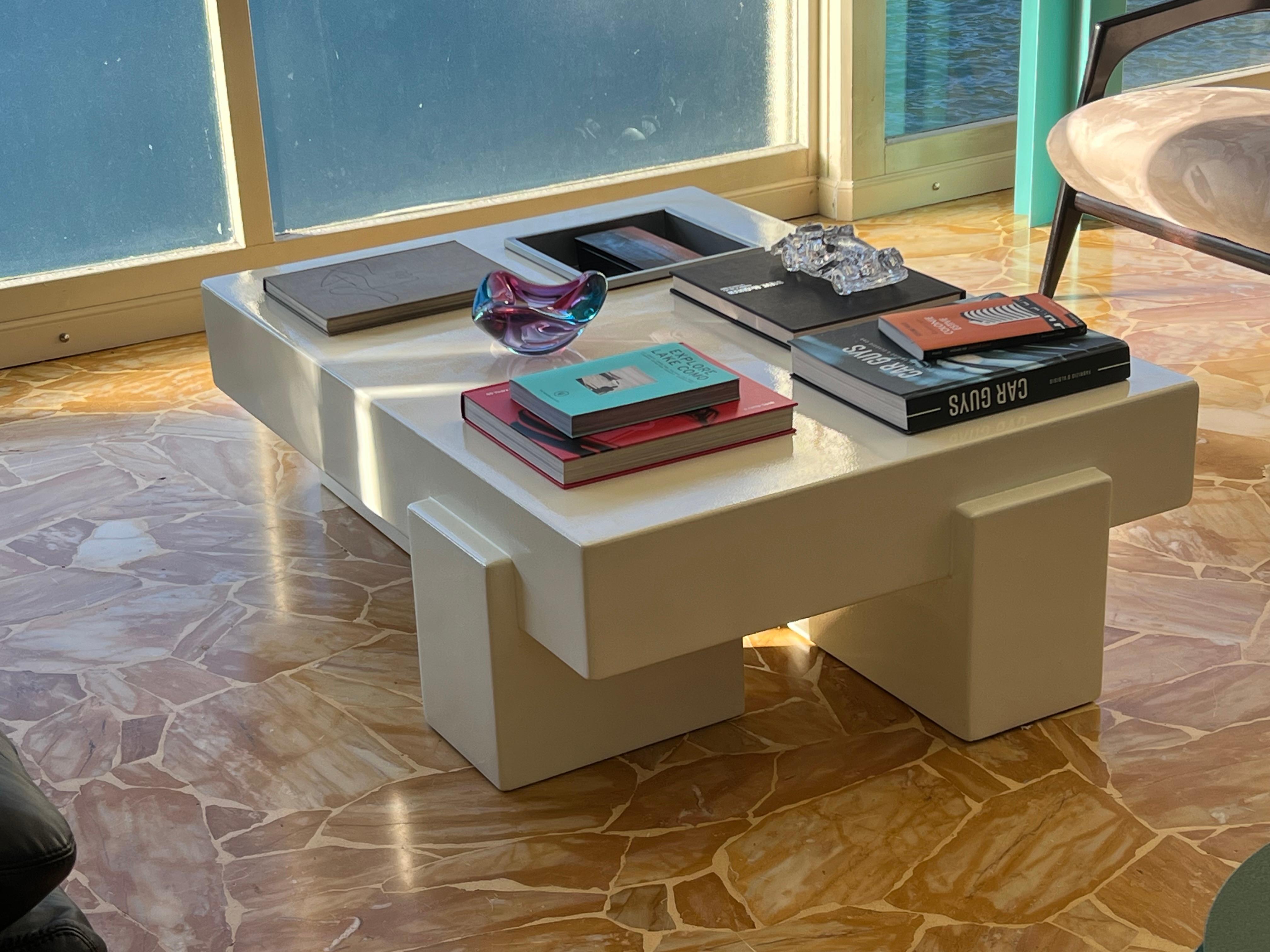 Rare table basse brutaliste sculpturale de l'architecte Eugenio Mondellini Bon état - En vente à Milano, IT