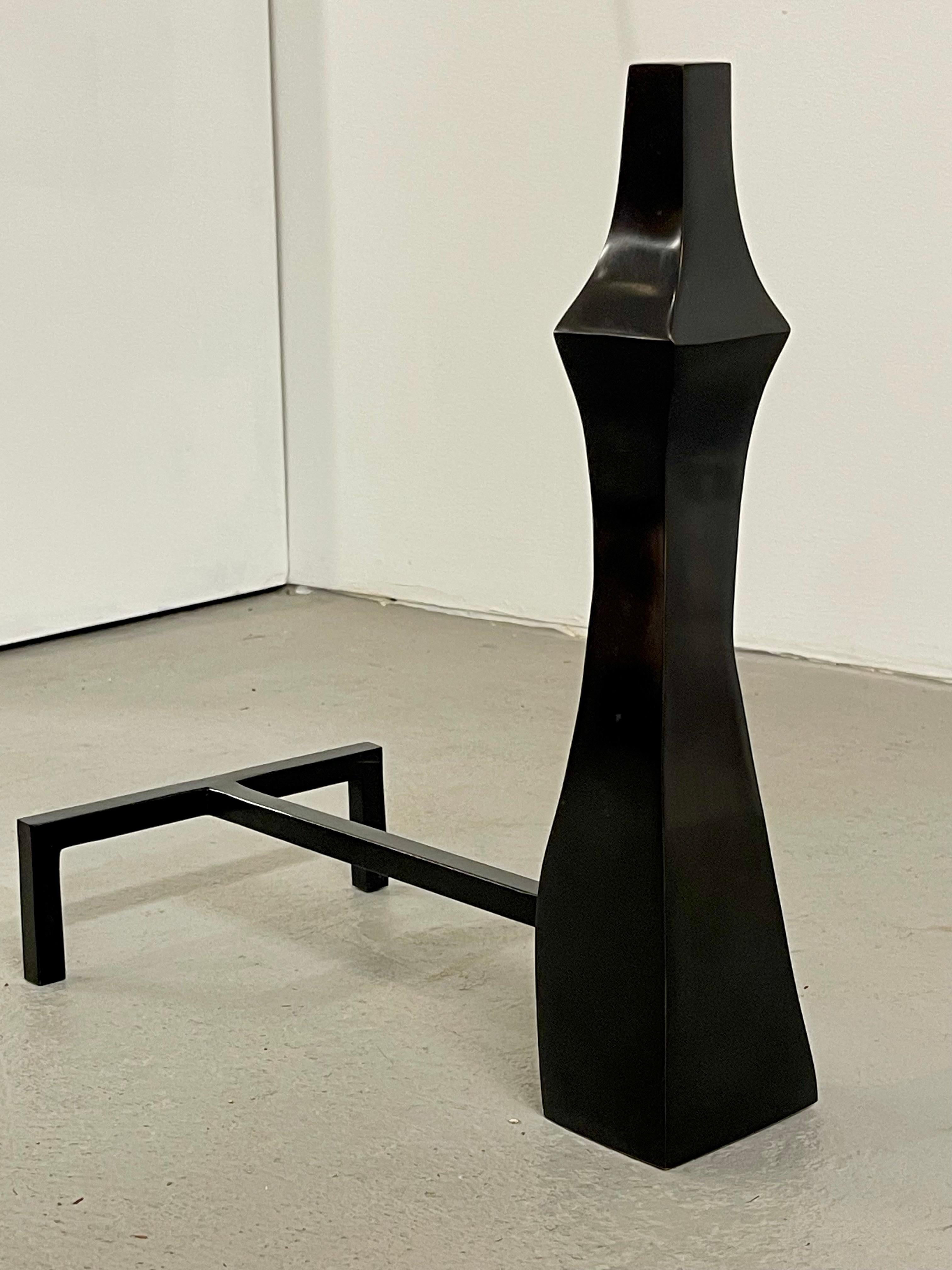 Andirons sculpturaux en bronze Neuf - En vente à New York, NY