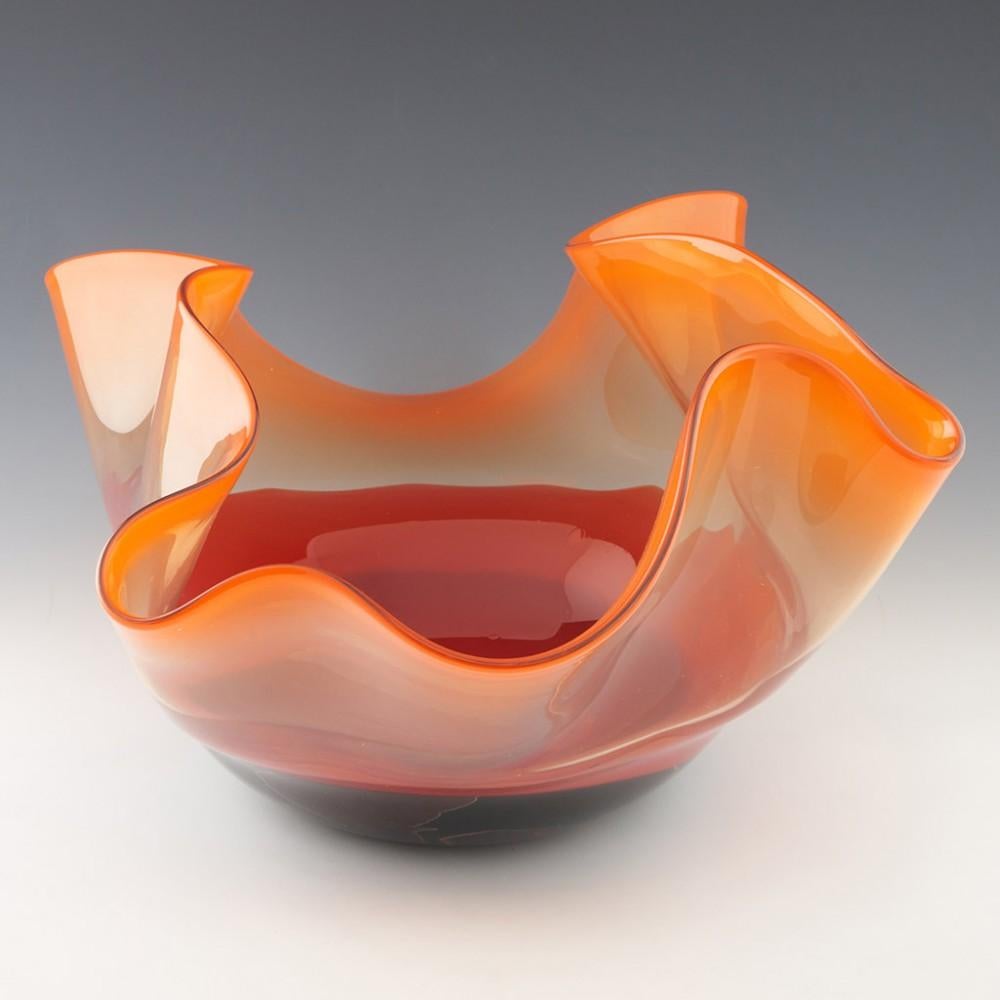 Skulpturale Anthony Stern-Glasschale, Anthony Stern, um 2000 (Glaskunst) im Angebot