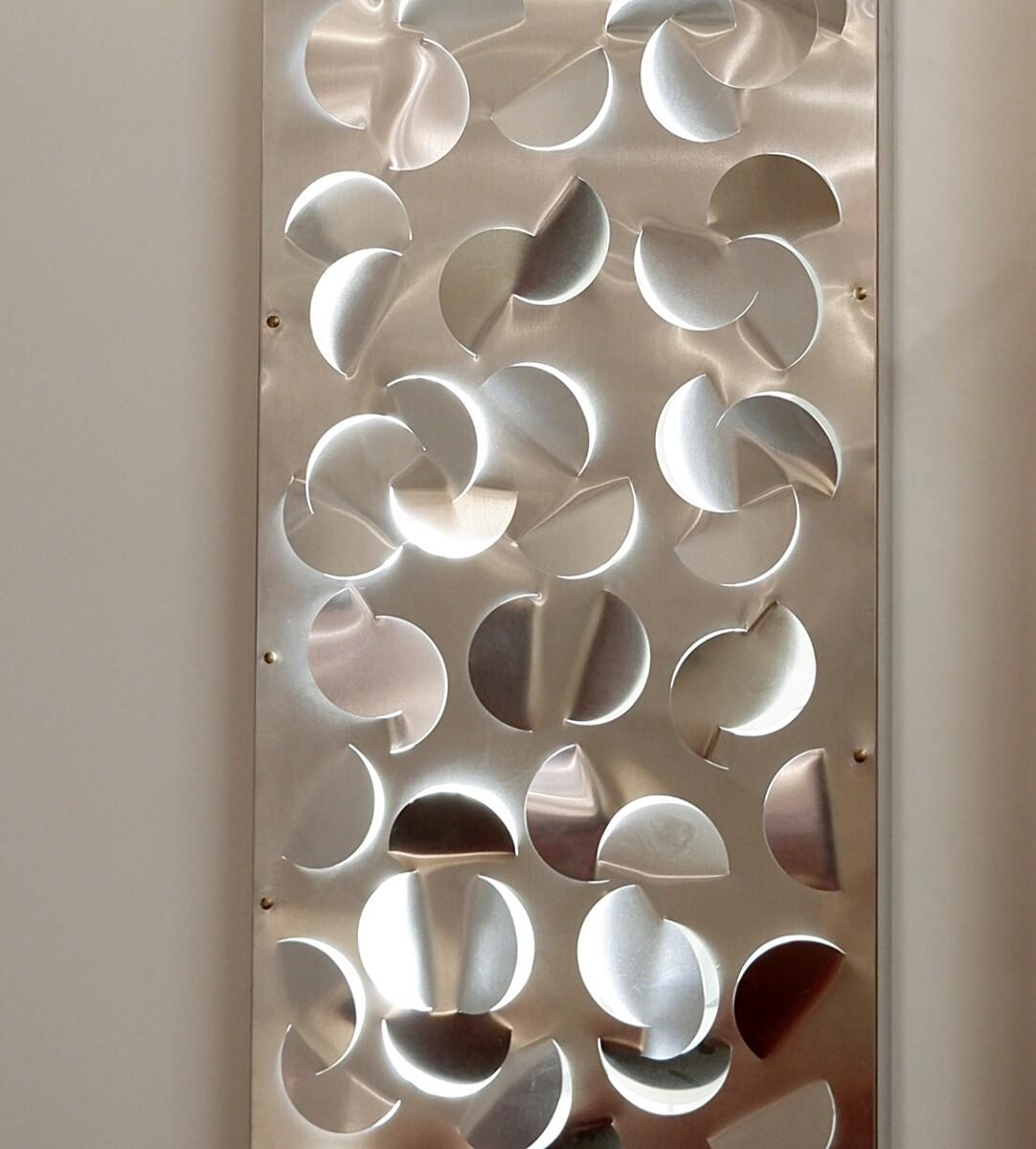 Lampada da parete scultorea Arabesco di Benevelli, Italia, anni '70
