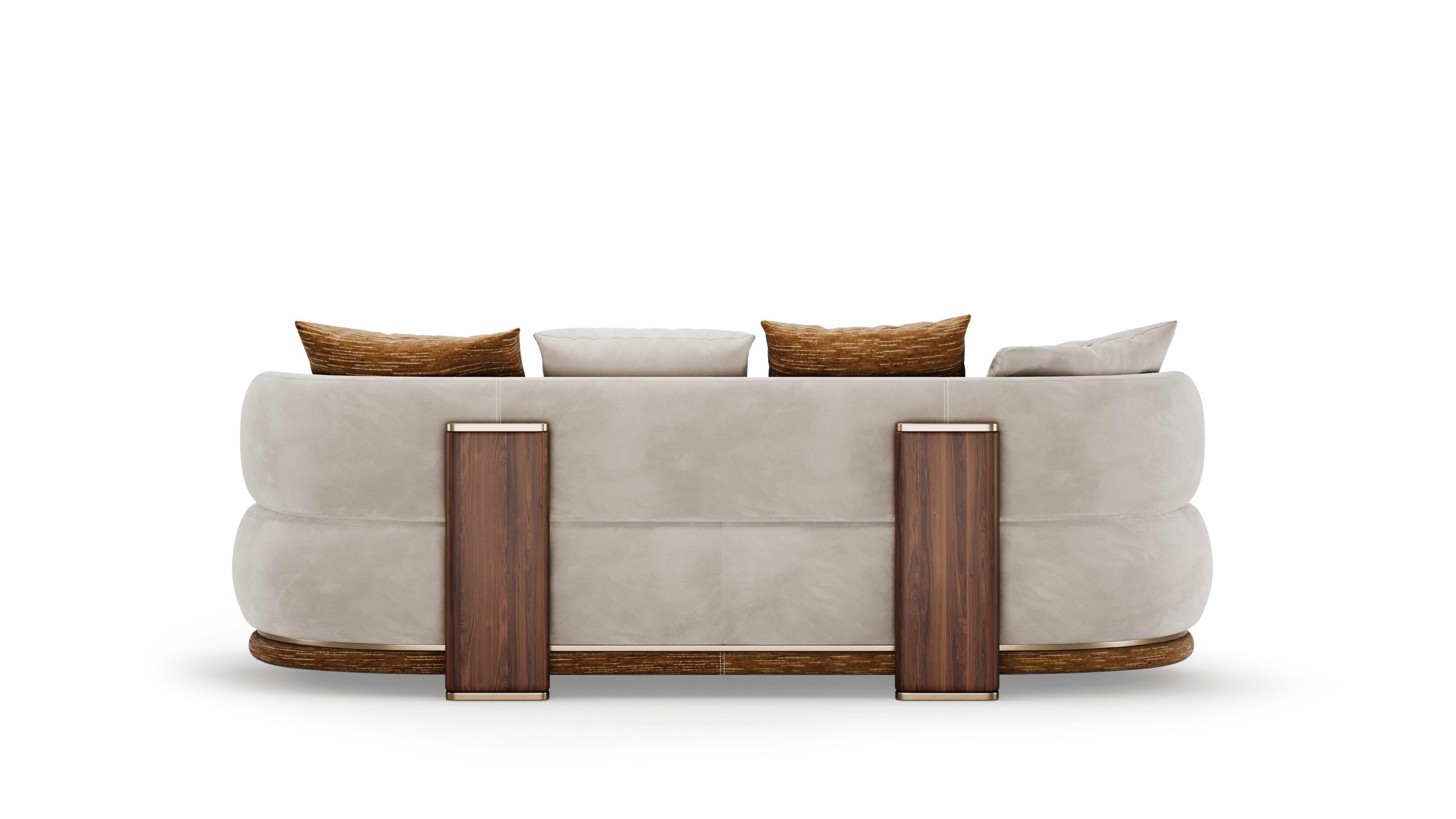 Portoghese Divano scultoreo Arcadia in Bouclé crema con Silhouette curva in vendita