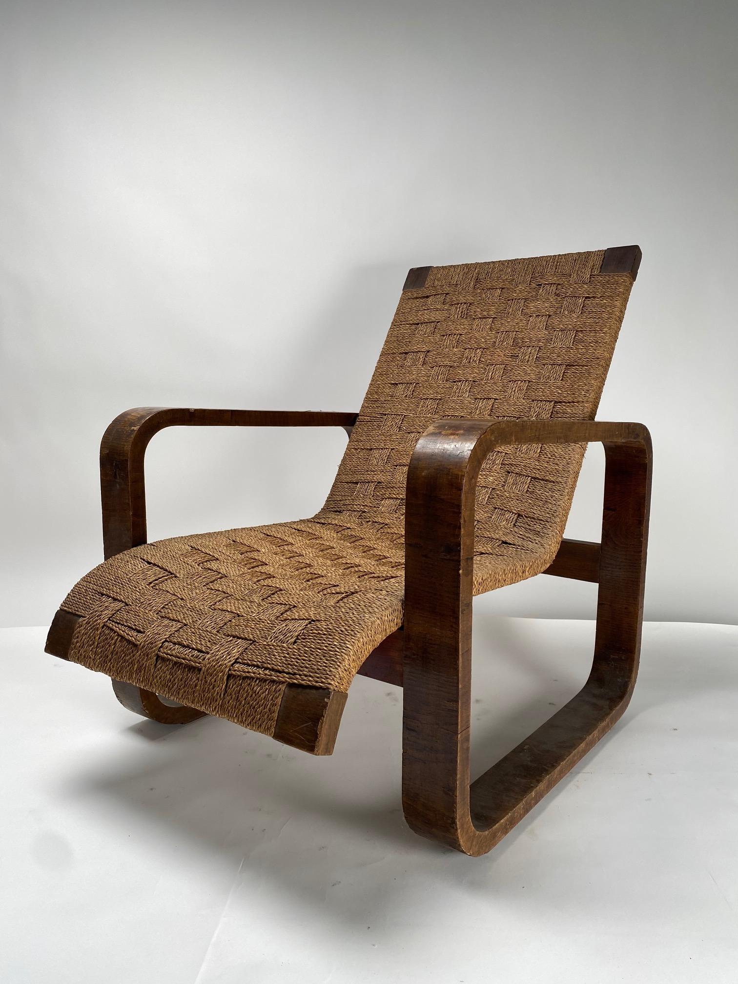 Sculptural Armchair in wood and rope, Giuseppe Pagano (Attr), Italy, 1940s In Fair Condition For Sale In Argelato, BO