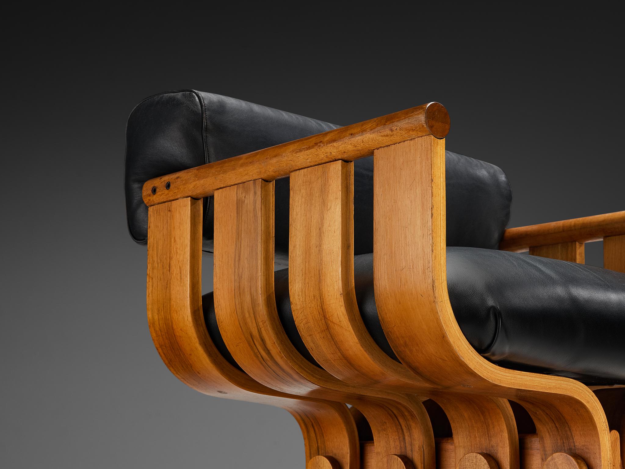 Sculptural Armchair with Organic Curves in Walnut & Black Leather For Sale 3