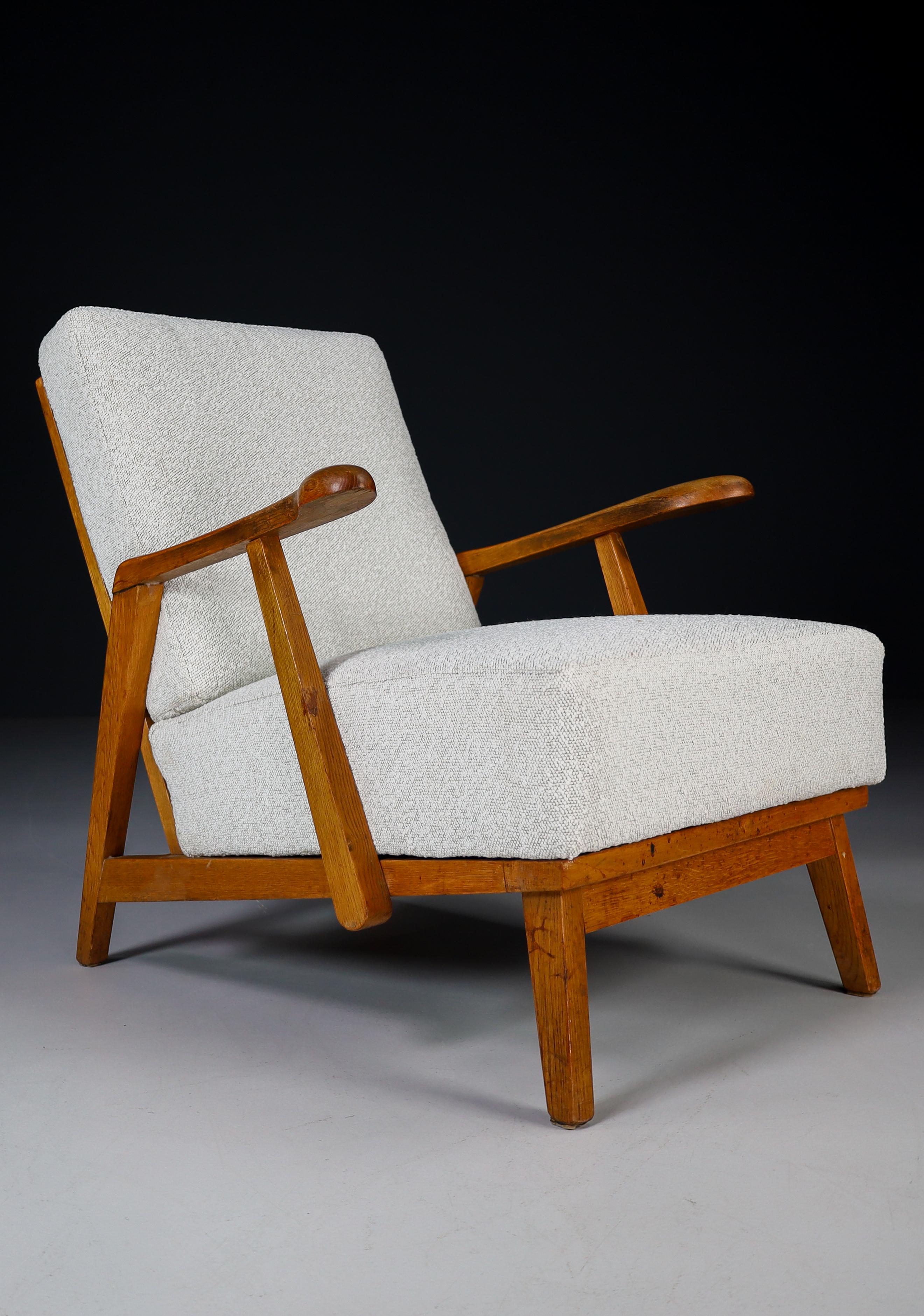 Sculptural Armchairs in Oak and Reupholstered Fabric, France, 1950s In Good Condition In Almelo, NL