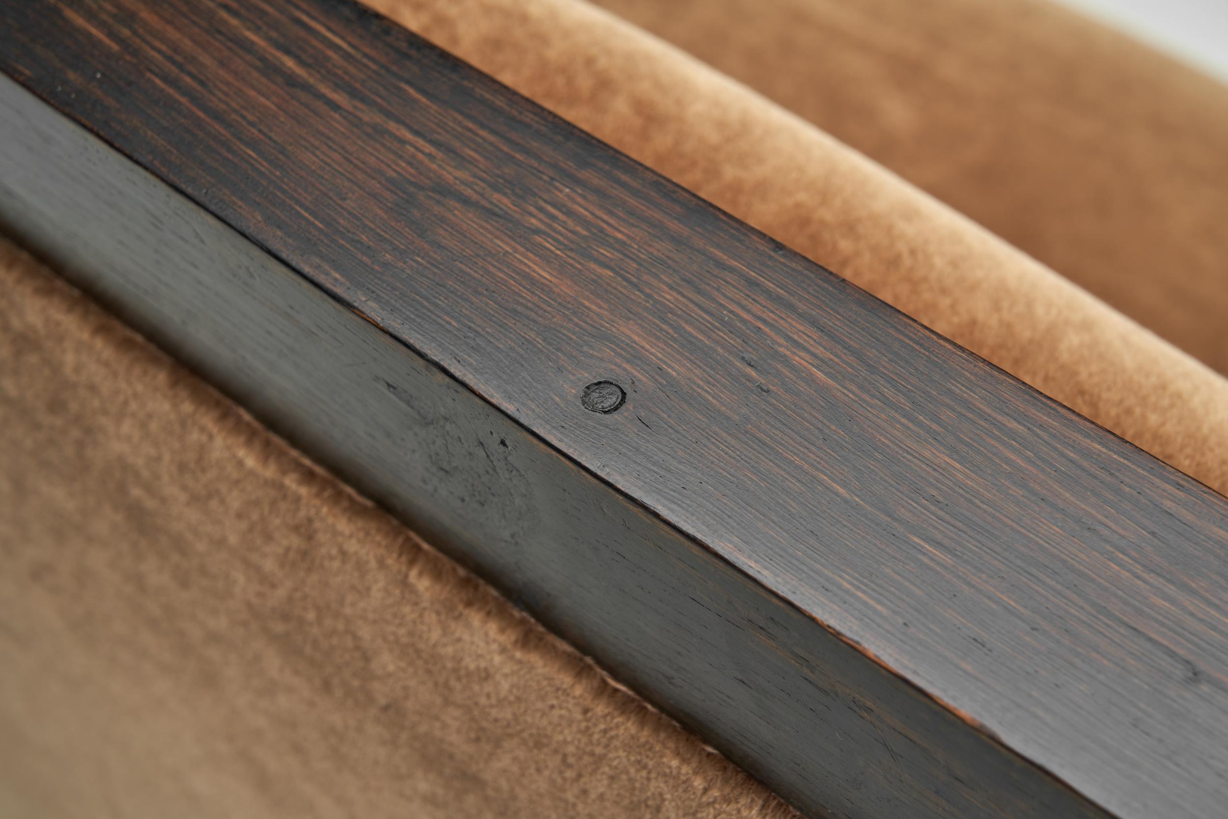 Fauteuil sculptural Art déco en mohair brun, France vers 1930 en vente 8