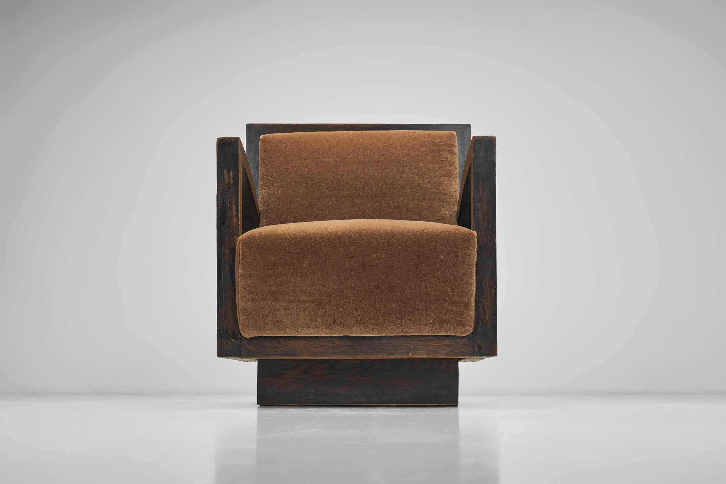 Fauteuil sculptural Art déco en mohair brun, France vers 1930 en vente 11