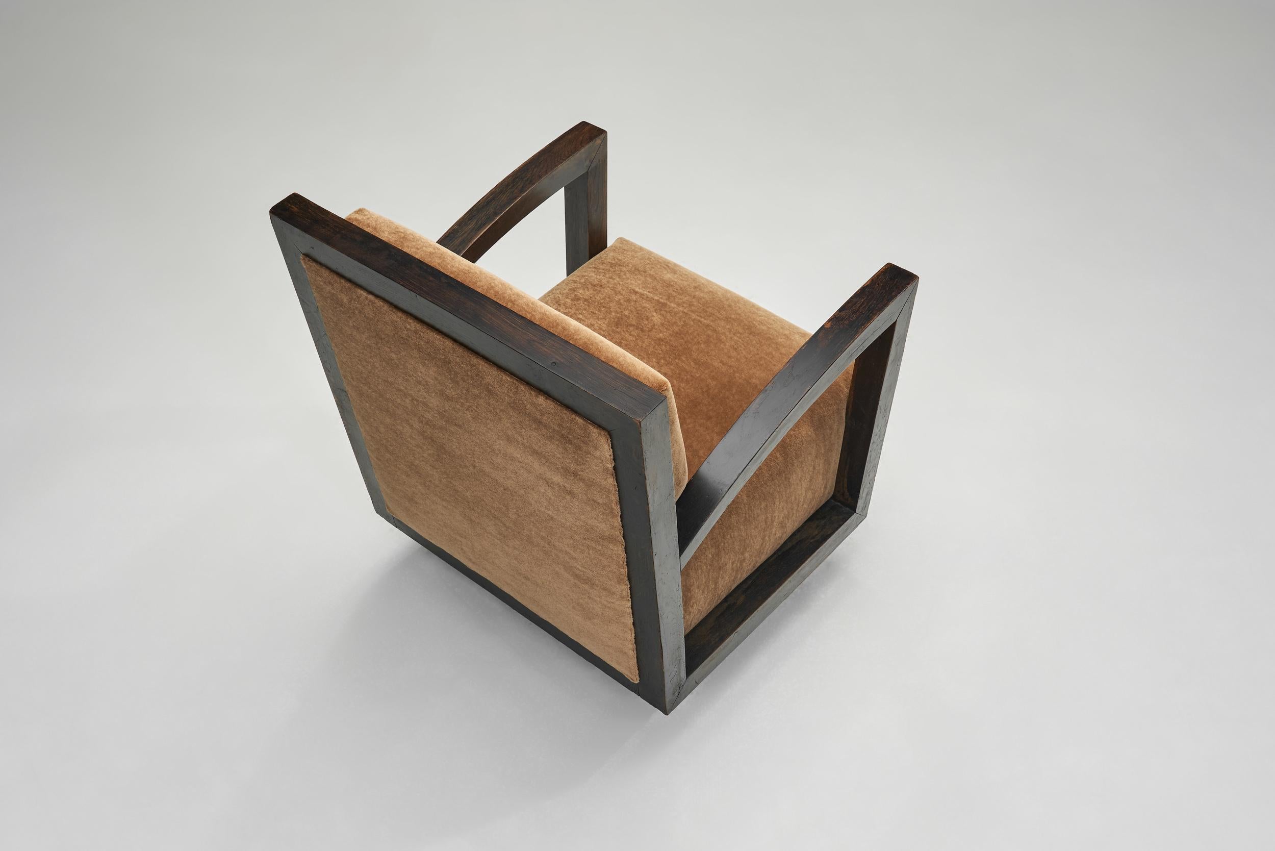 Fauteuil sculptural Art déco en mohair brun, France vers 1930 en vente 1