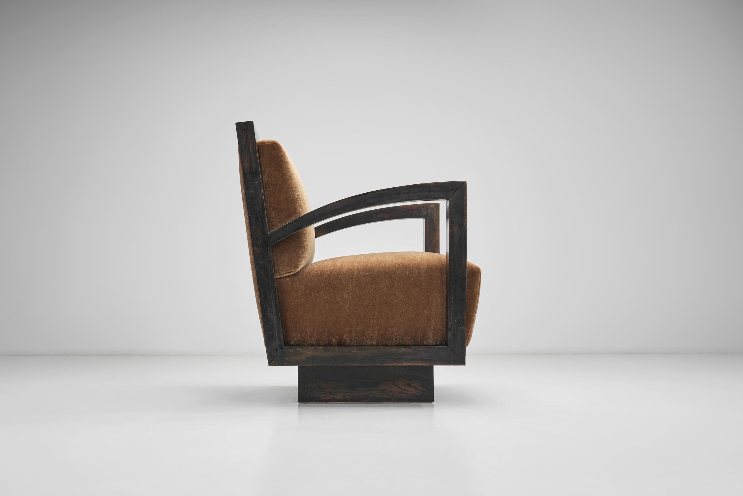 Fauteuil sculptural Art déco en mohair brun, France vers 1930 en vente 2