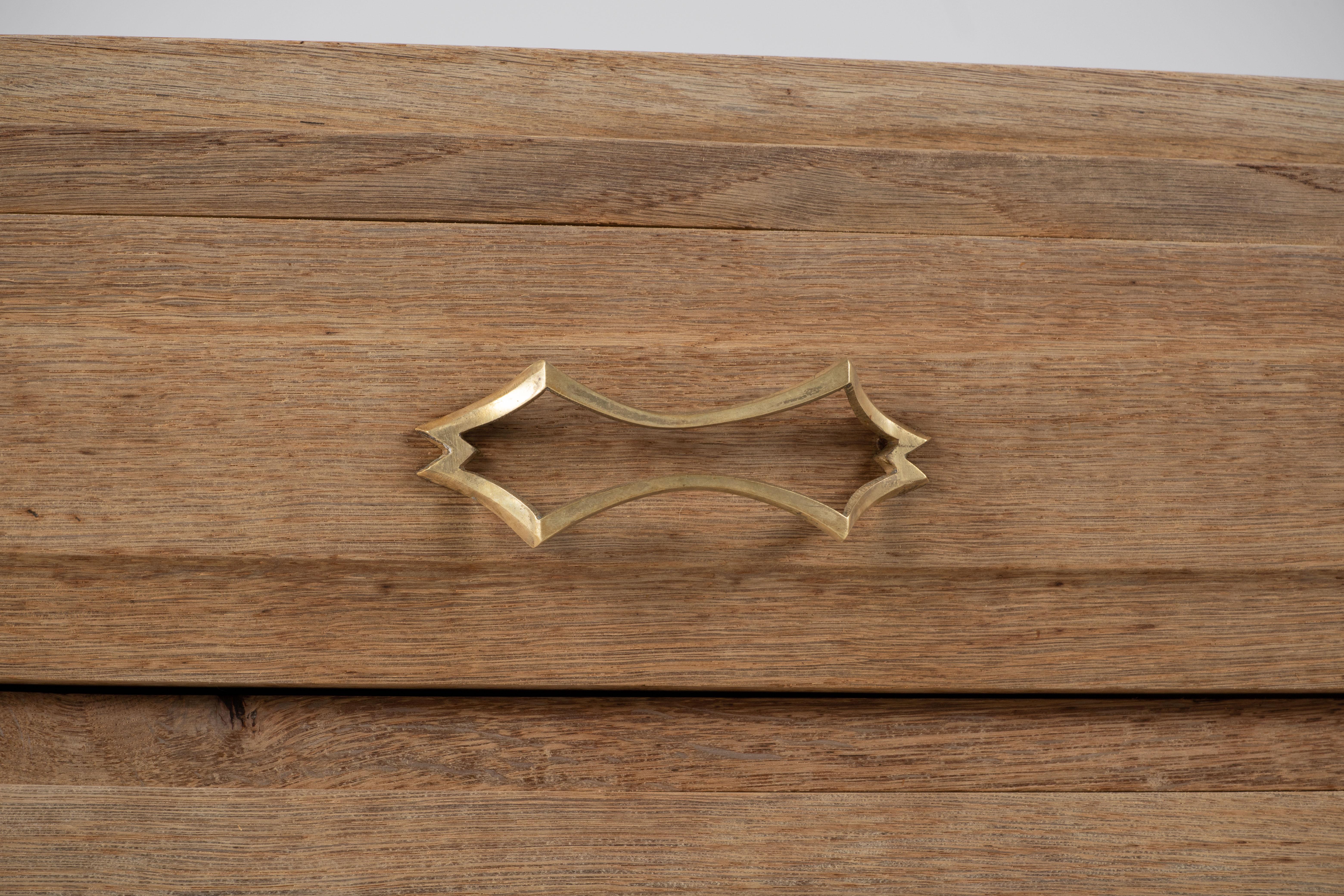 Credenza escultural Art Decó Brutalista de roble macizo, Francia, años 40 en venta 8