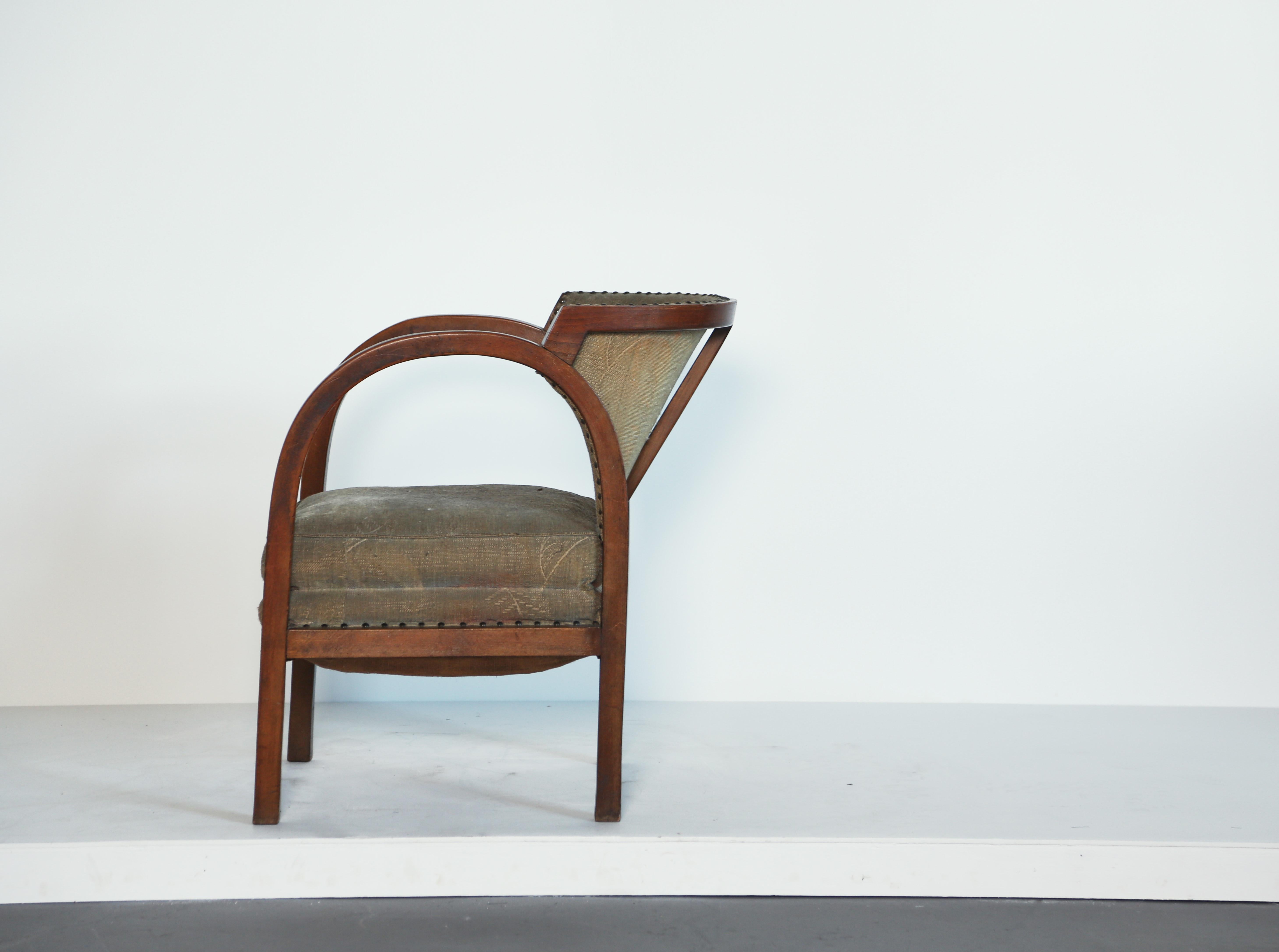 English Sculptural Art Deco Chair, England, 1930s For Sale