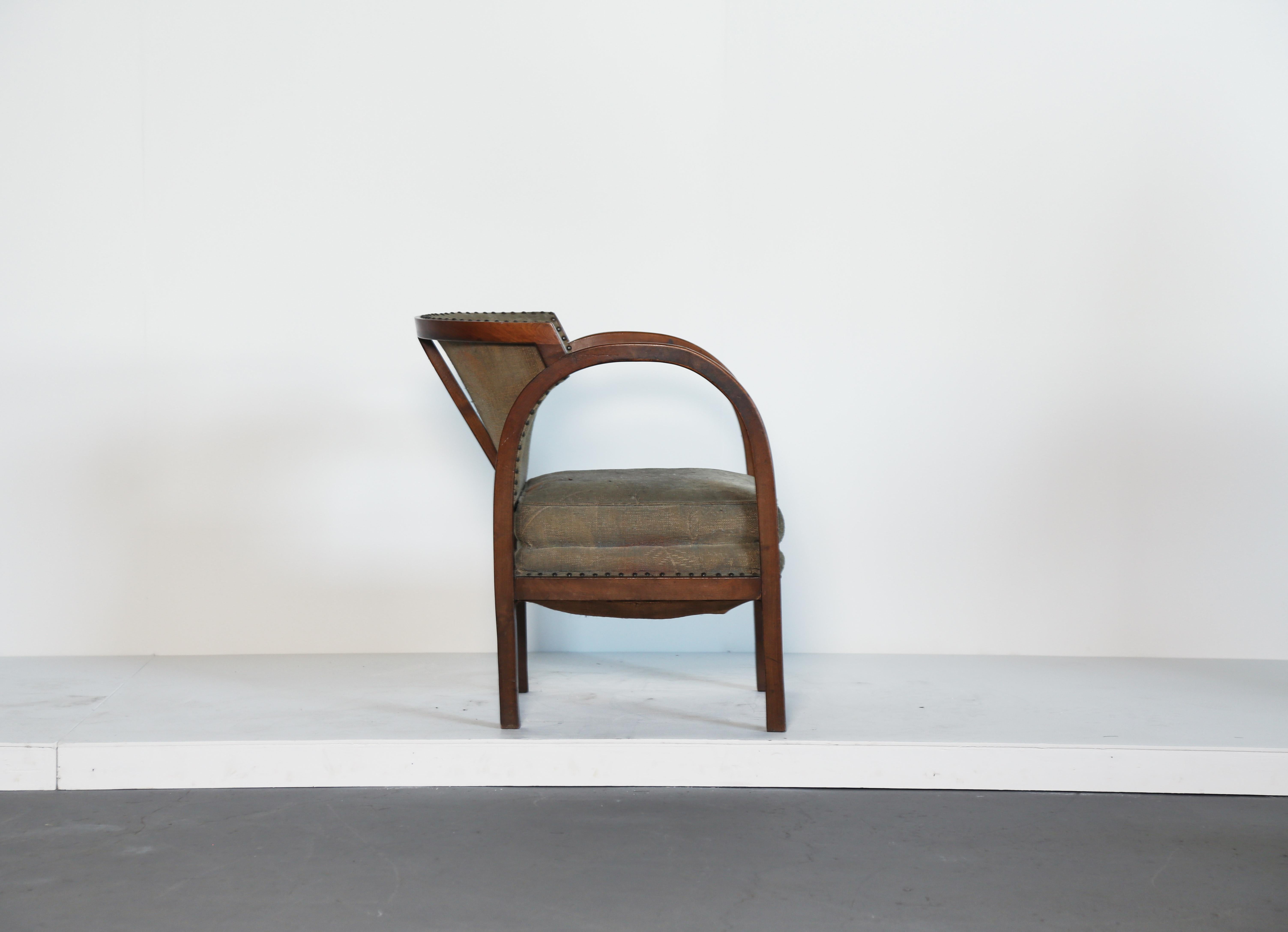 Mid-20th Century Sculptural Art Deco Chair, England, 1930s For Sale