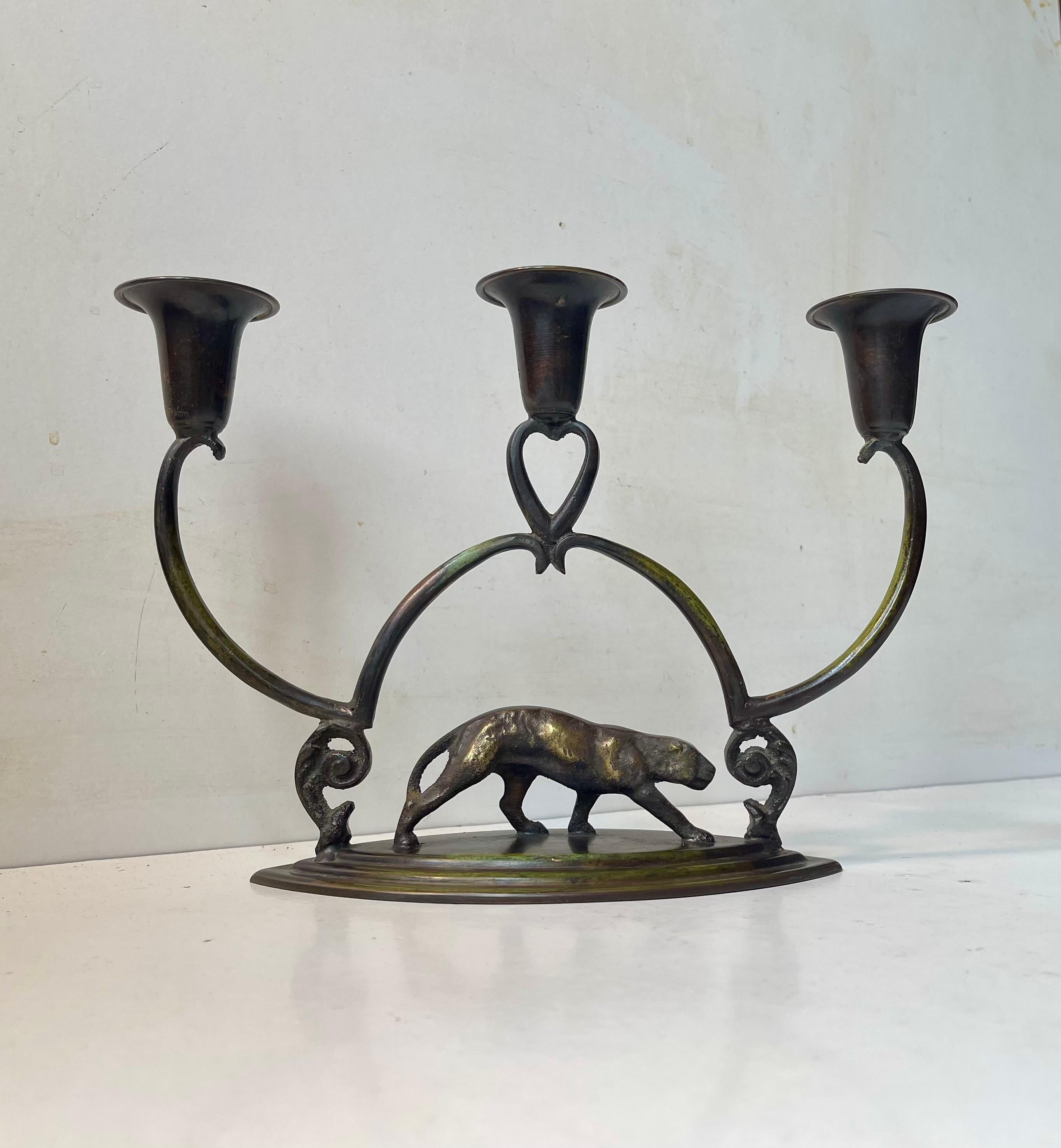 Sculptural Art Deco Panther Candelabra in Patinated Bronze, 1930s In Good Condition In Esbjerg, DK