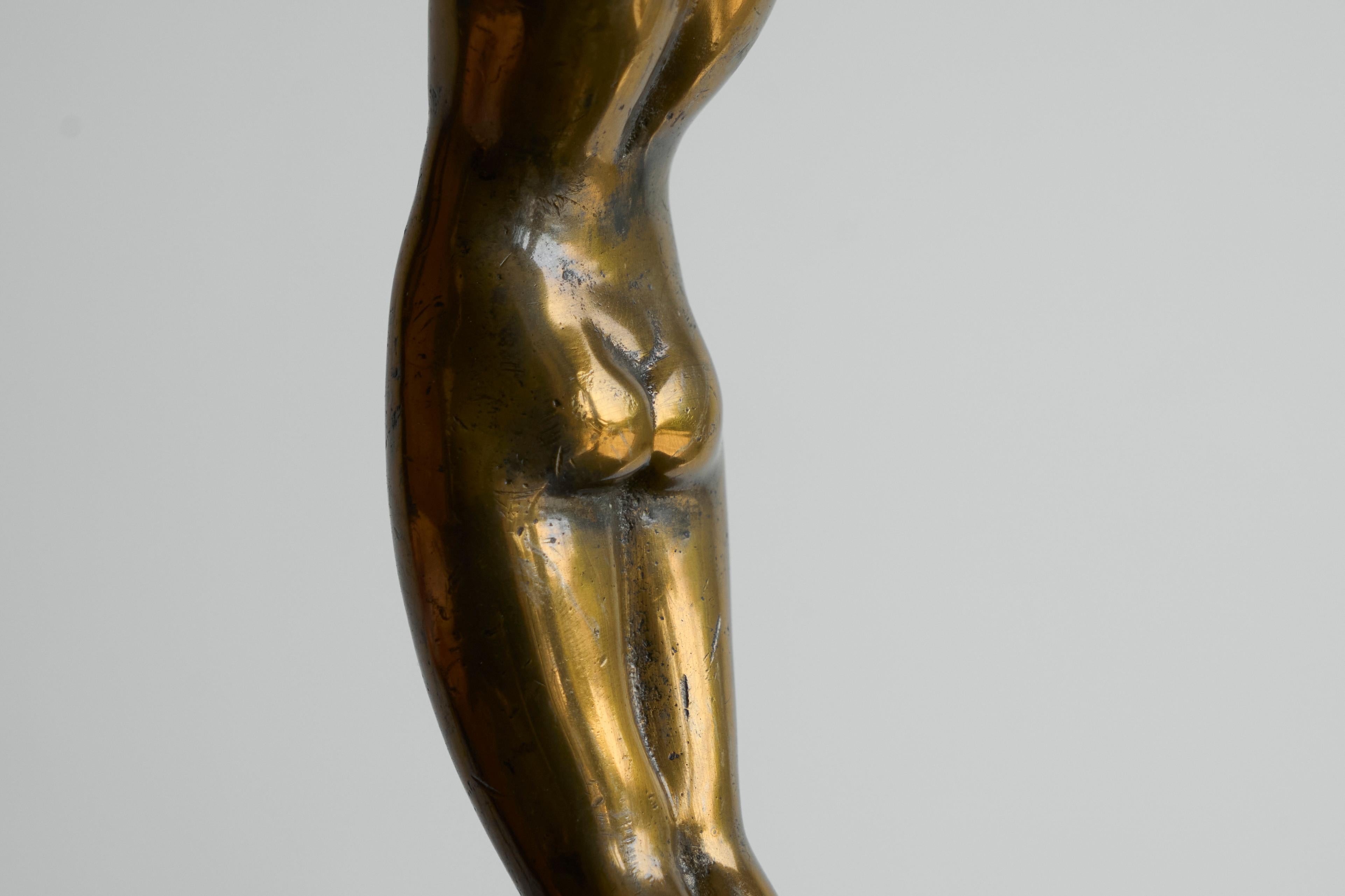 Sculptural Art Deco Table Lamp with Nude Woman in Solid Bronze 1930s For Sale 4