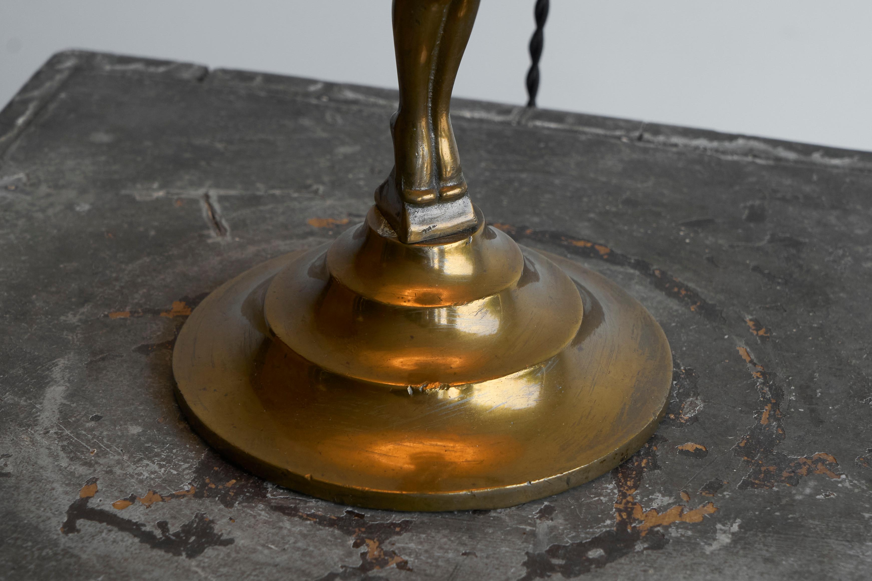 Sculptural Art Deco Table Lamp with Nude Woman in Solid Bronze 1930s For Sale 7