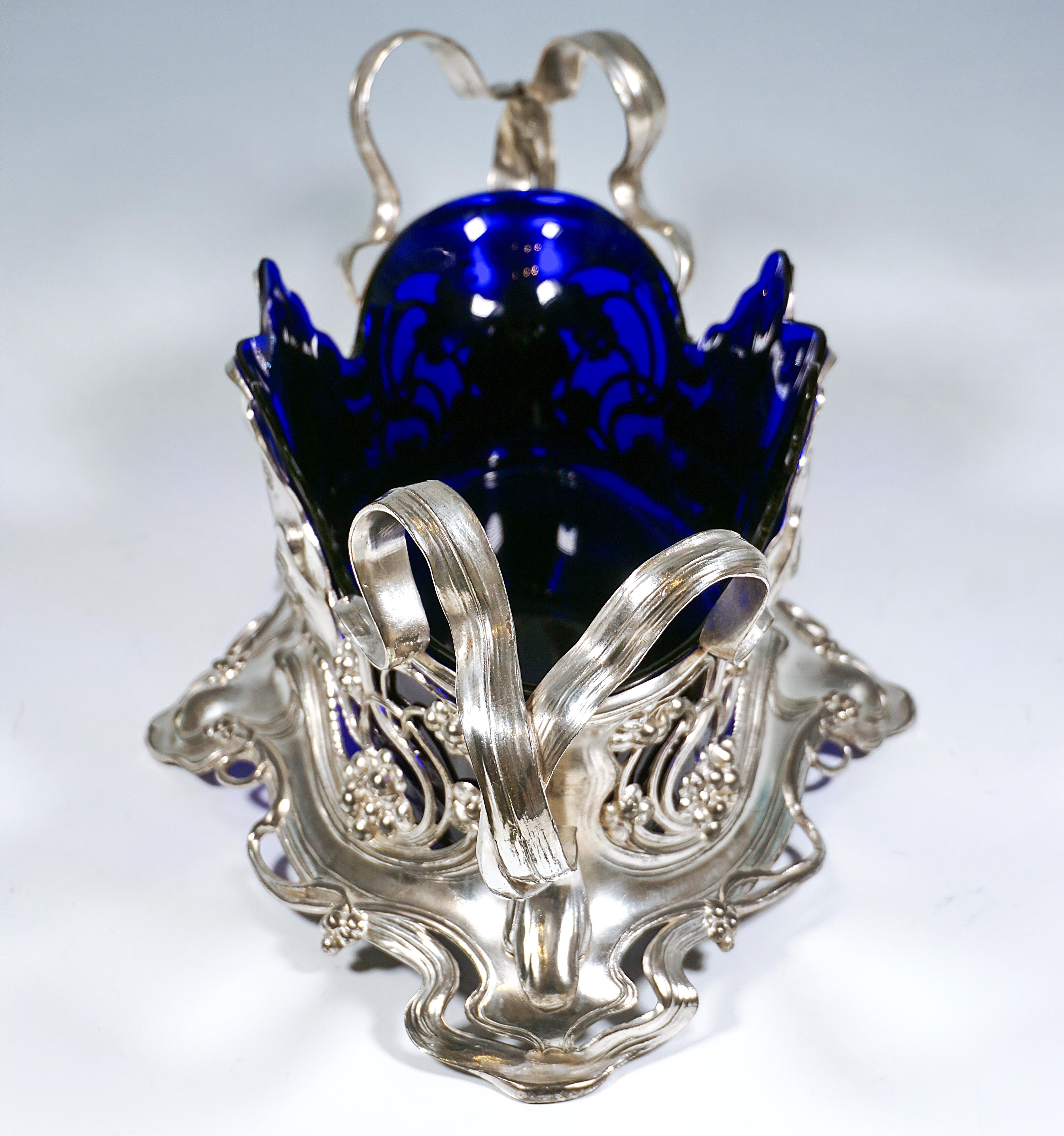 Skulpturale Jugendstil-Gärtnerei mit Schmetterlingen und Ranken, WMF, Deutschland (Frühes 20. Jahrhundert) im Angebot