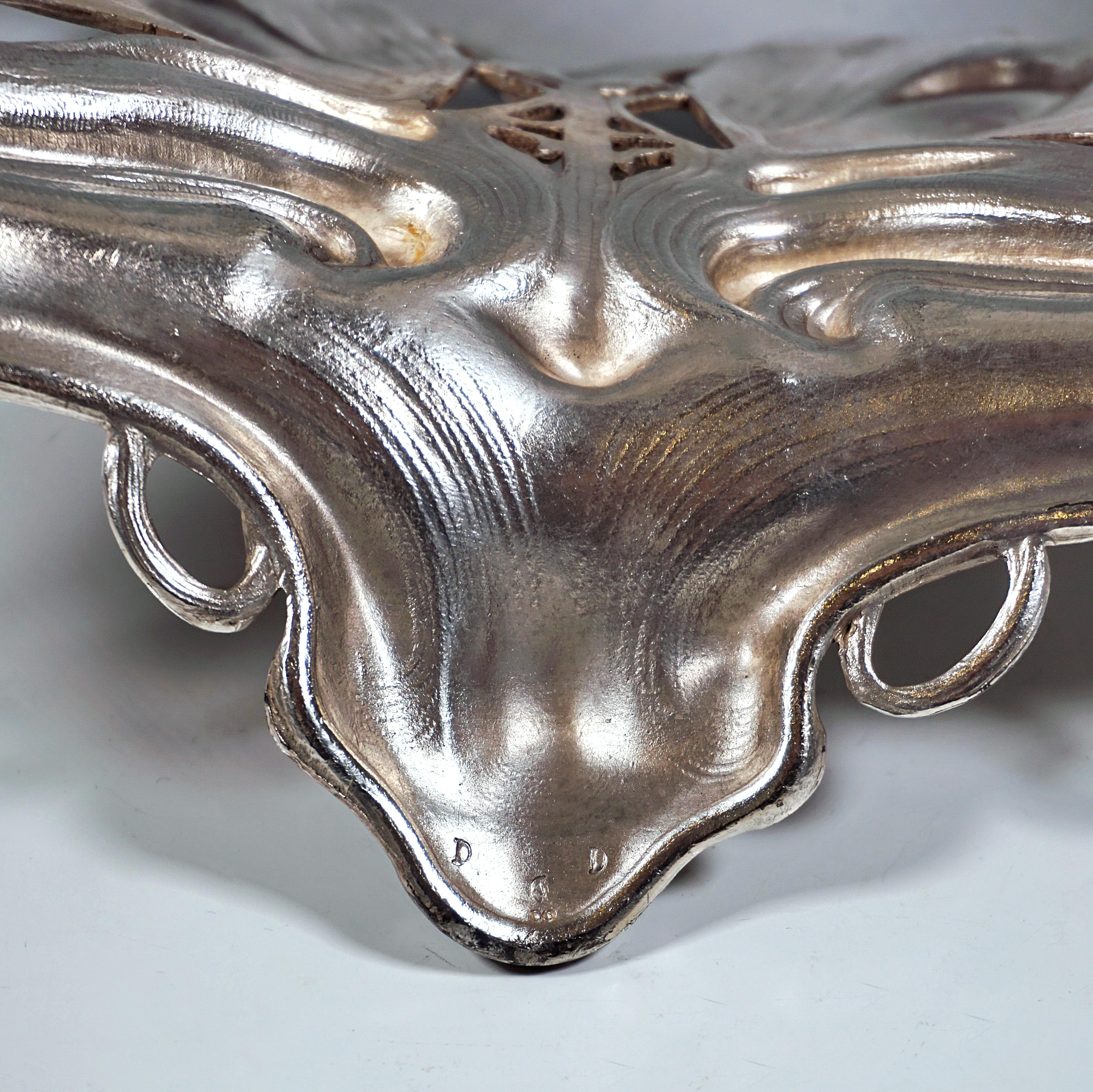 Skulpturale Jugendstil-Gärtnerei mit Schmetterlingen und Ranken, WMF, Deutschland (Metall) im Angebot