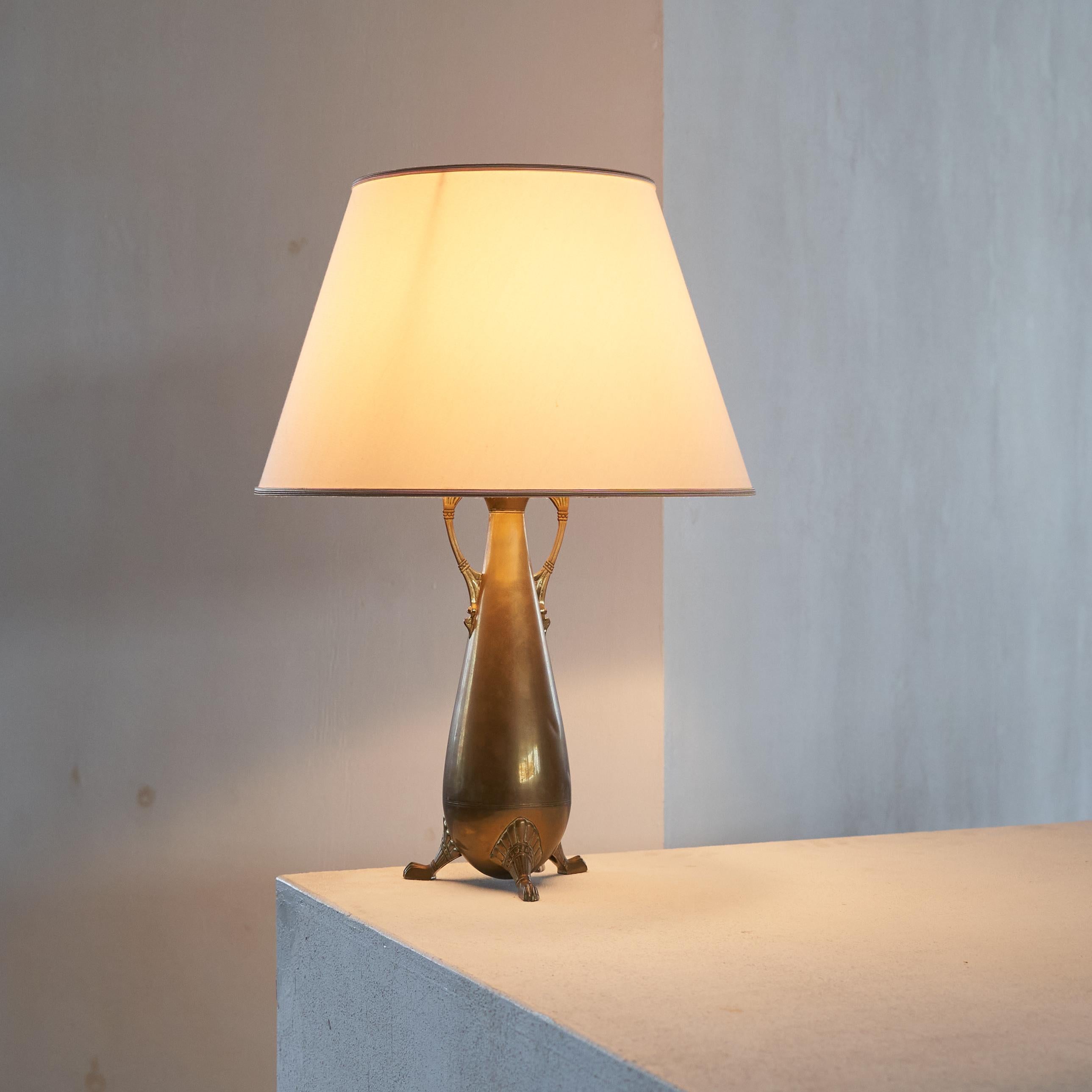 European Sculptural Art Nouveau Table Lamp in Brass 1920s For Sale