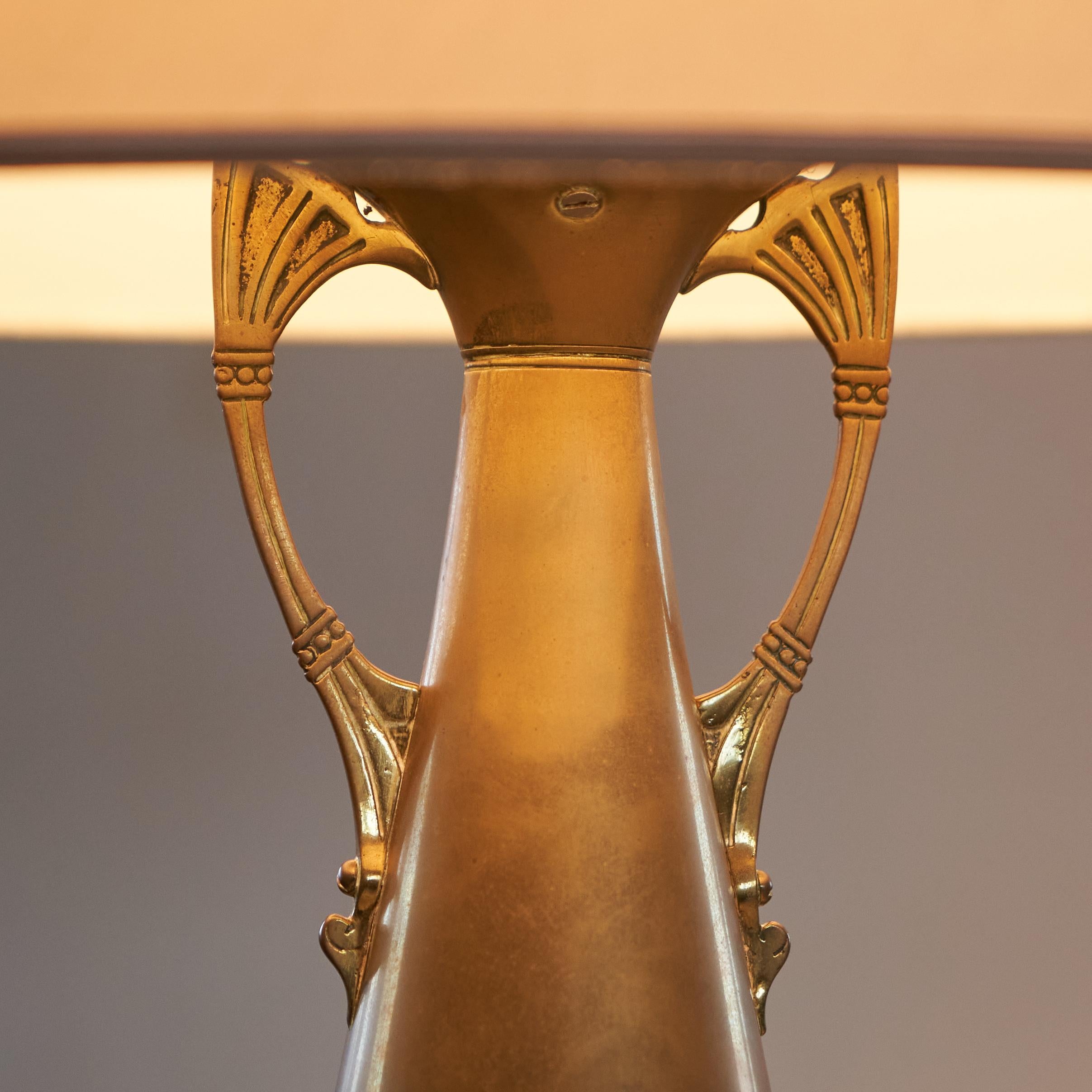 Sculptural Art Nouveau Table Lamp in Brass 1920s In Good Condition For Sale In Tilburg, NL