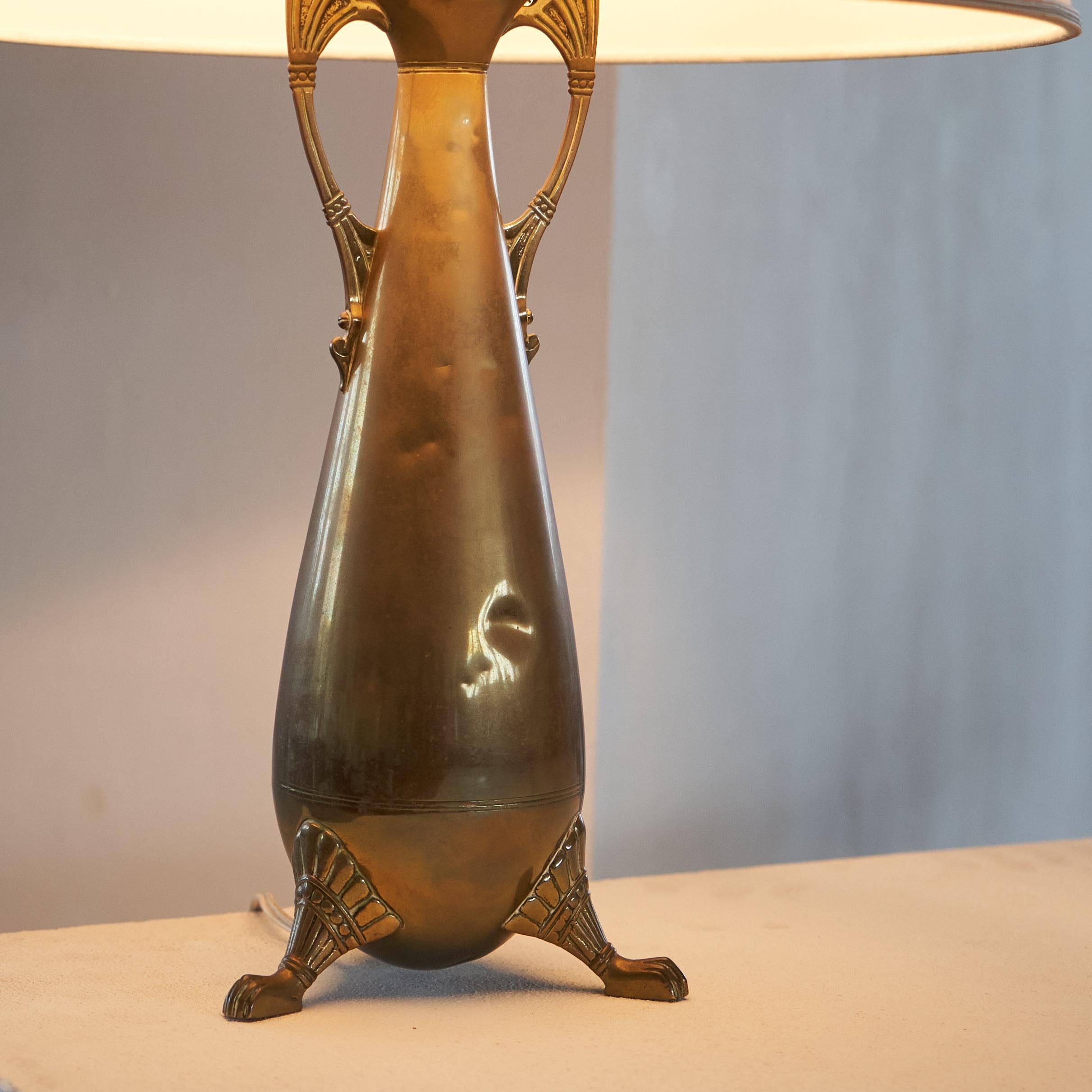 Sculptural Art Nouveau Table Lamp in Brass 1920s For Sale 1
