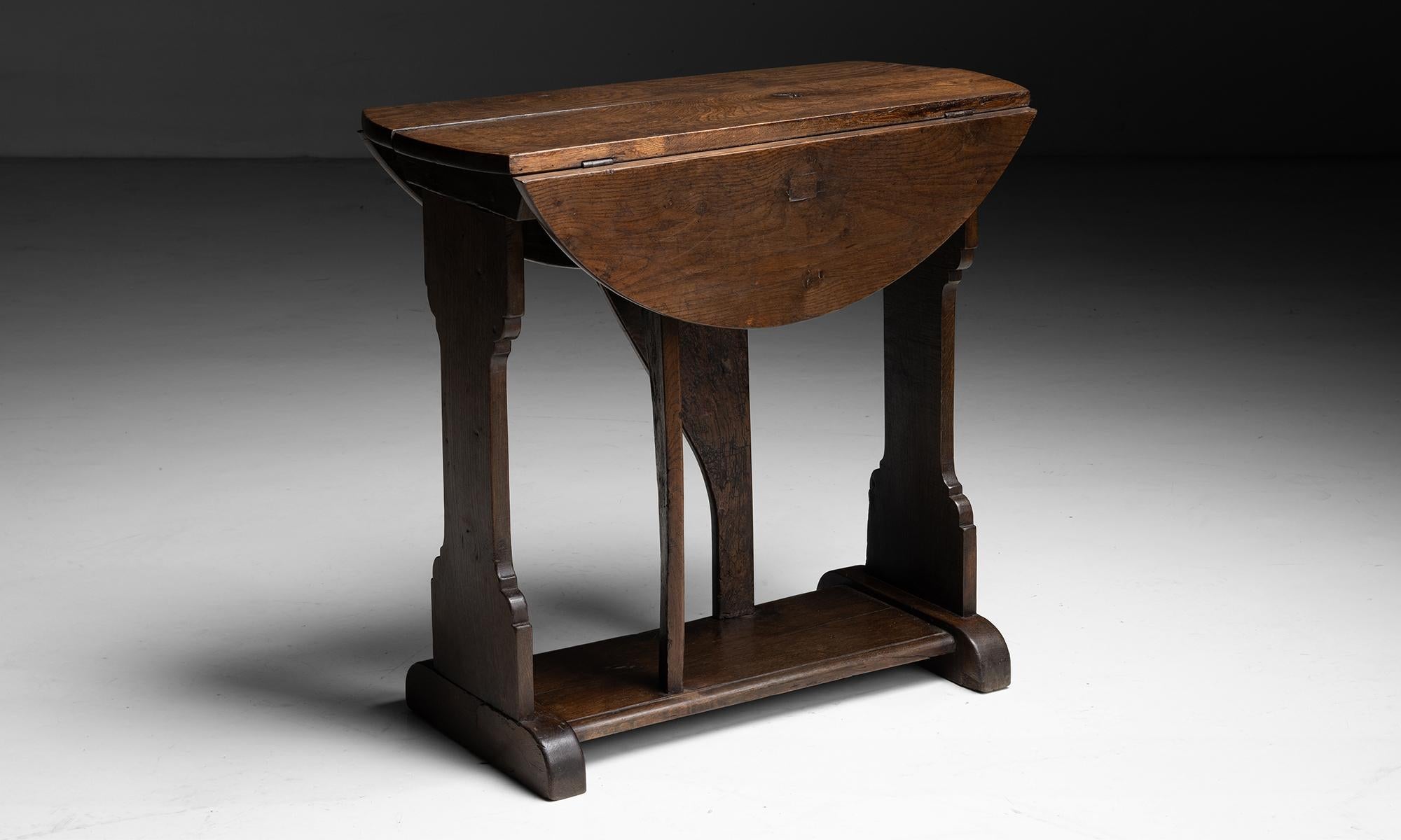 Sculptural Ash Butterfly Table, England circa 1770 In Good Condition In Culver City, CA