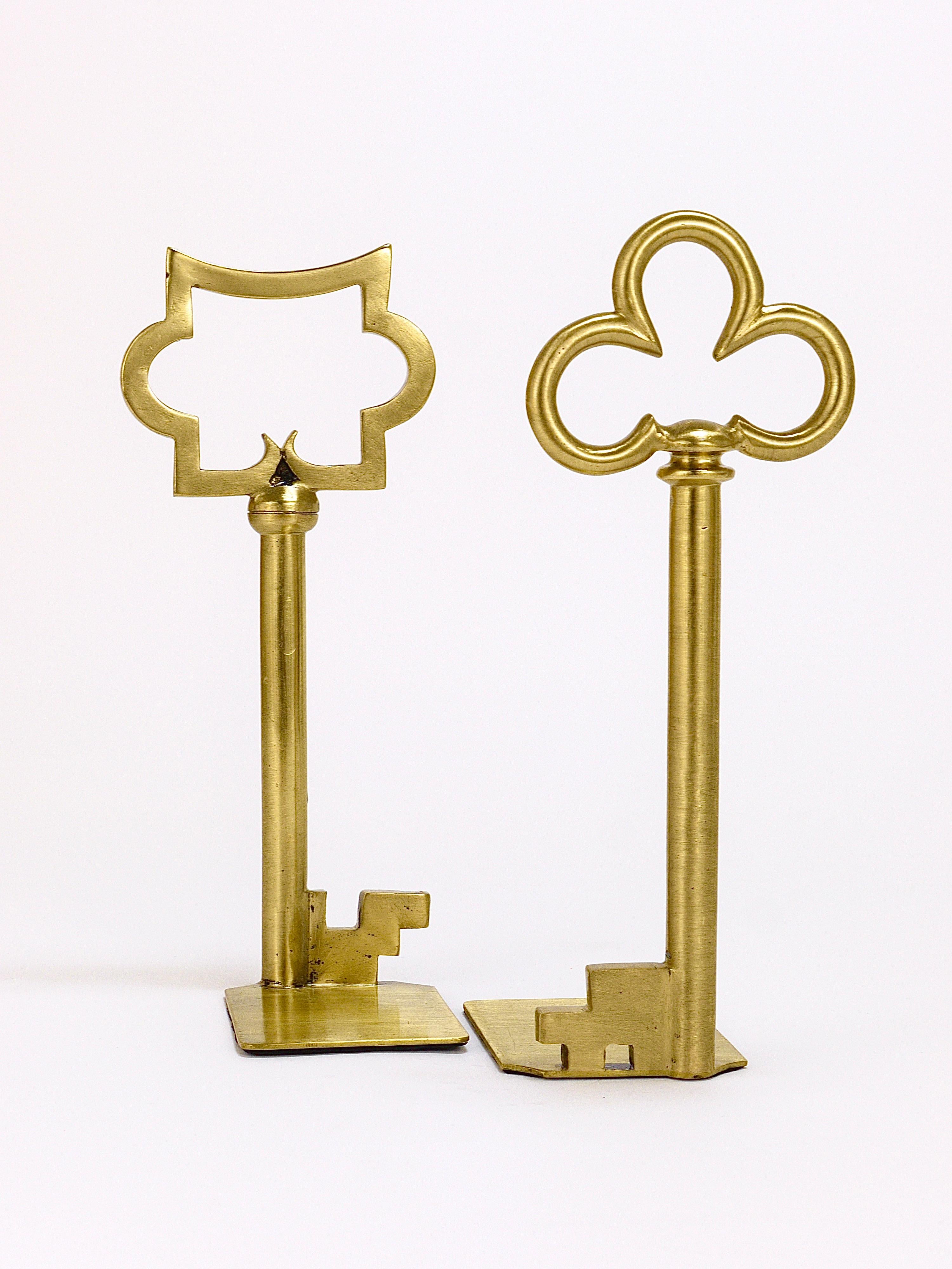 Sculptural Austrian Midcentury Brass Key Book Ends from the, 1950s In Good Condition For Sale In Vienna, AT