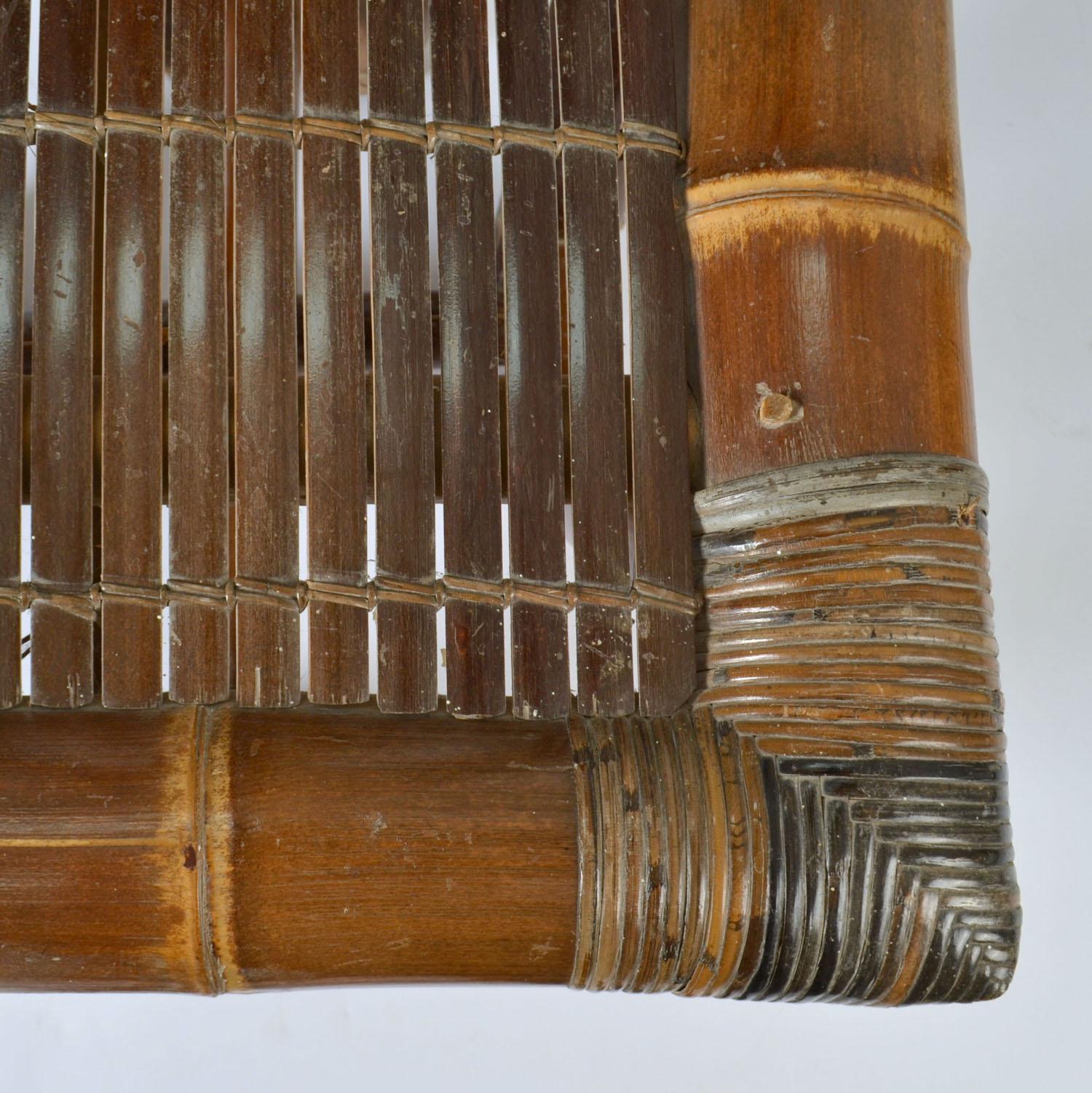 Silla escultural de bambú años 50 con respaldo triangular en venta 3