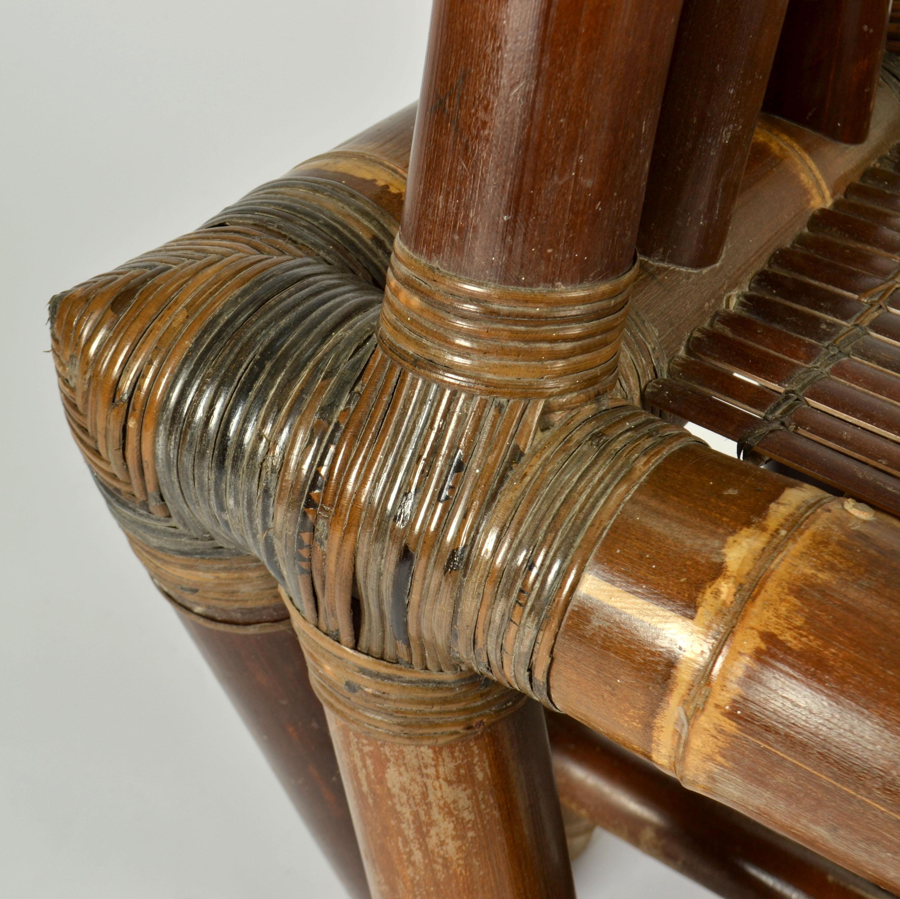Silla escultural de bambú años 50 con respaldo triangular en venta 5