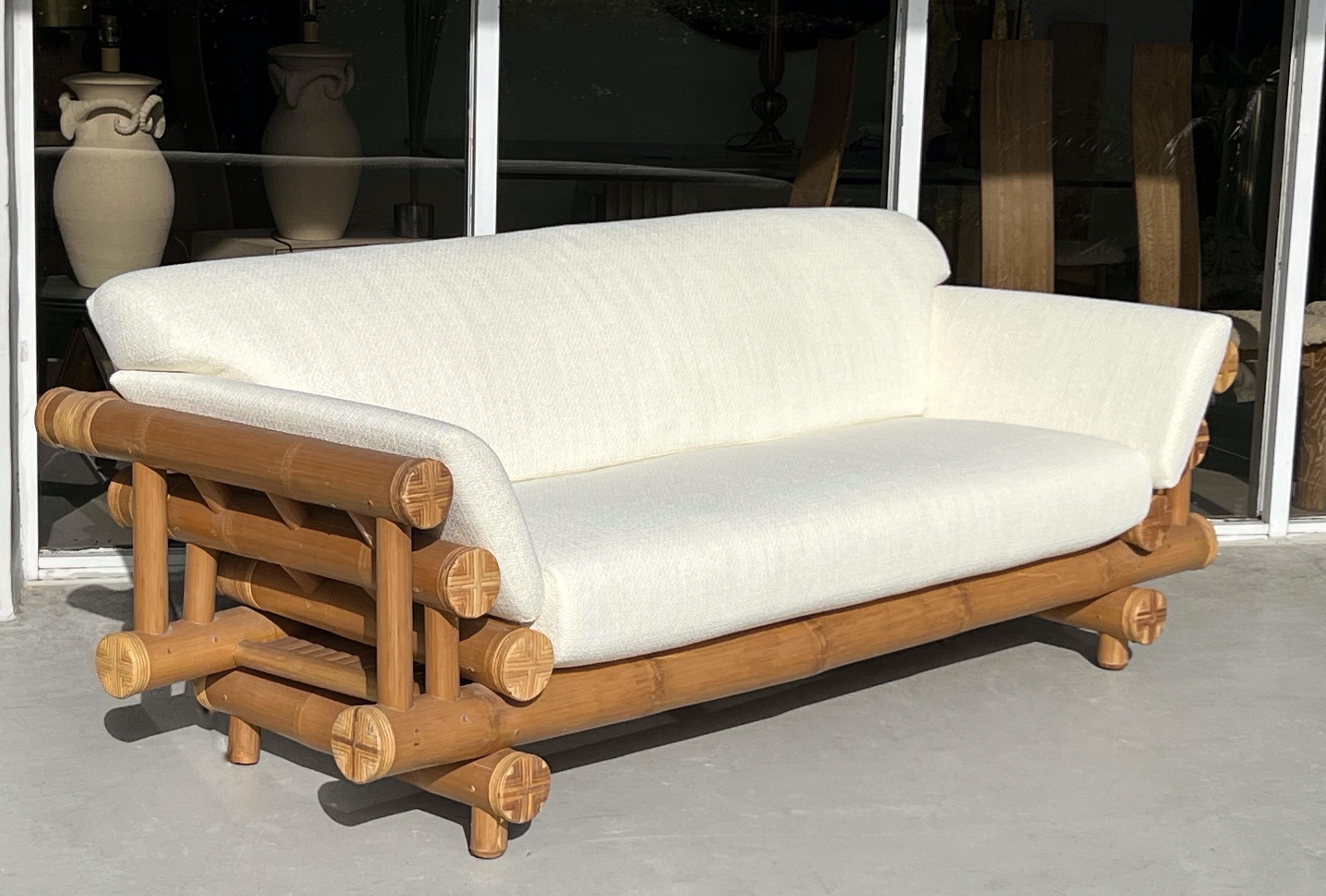 Skulpturales Bambus-Rattan-Sofa, 1970er Jahre im Angebot 4